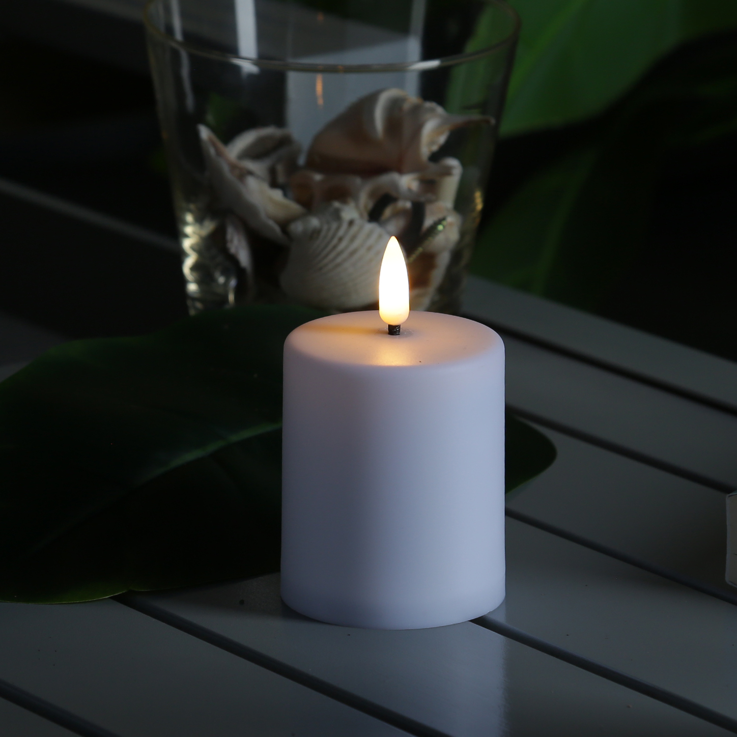 LED Mini Kerzen/Grabkerzen - H: 10cm/D: 6,1cm - Timer/Sensor - für Innen/Außen - bis 1200h - 2er Set LED Mini Kerzen/Grabkerzen - H: 10cm/D: 6,1cm - Timer/Sensor - für Innen/Außen - bis 1200h - 2er Set