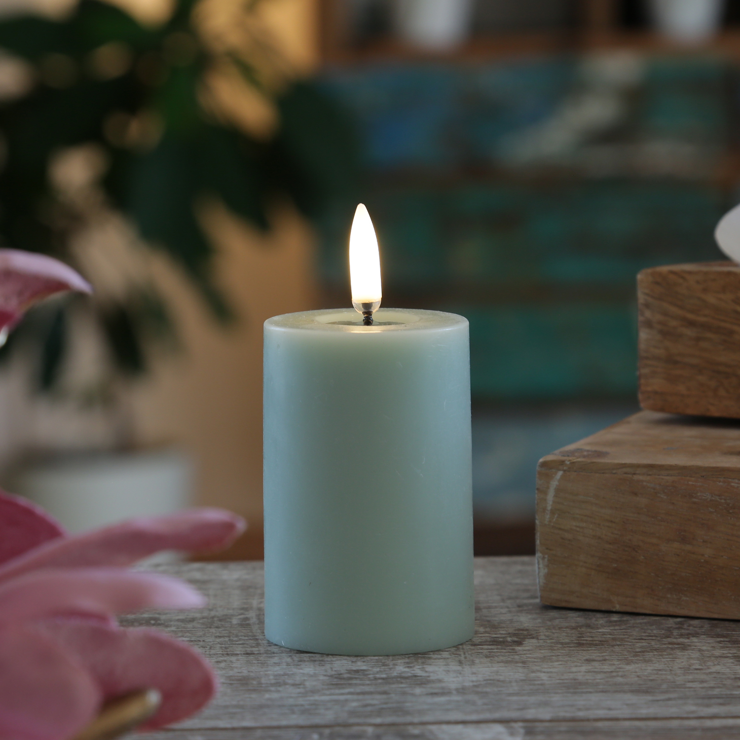 LED Mini Kerze THEA - Echtwachs - Wachsspiegel - D: 5cm - H: 7,5cm - Timer - salbeigrün LED Mini Kerze THEA - Echtwachs - Wachsspiegel - D: 5cm - H: 7,5cm - Timer - salbeigrün