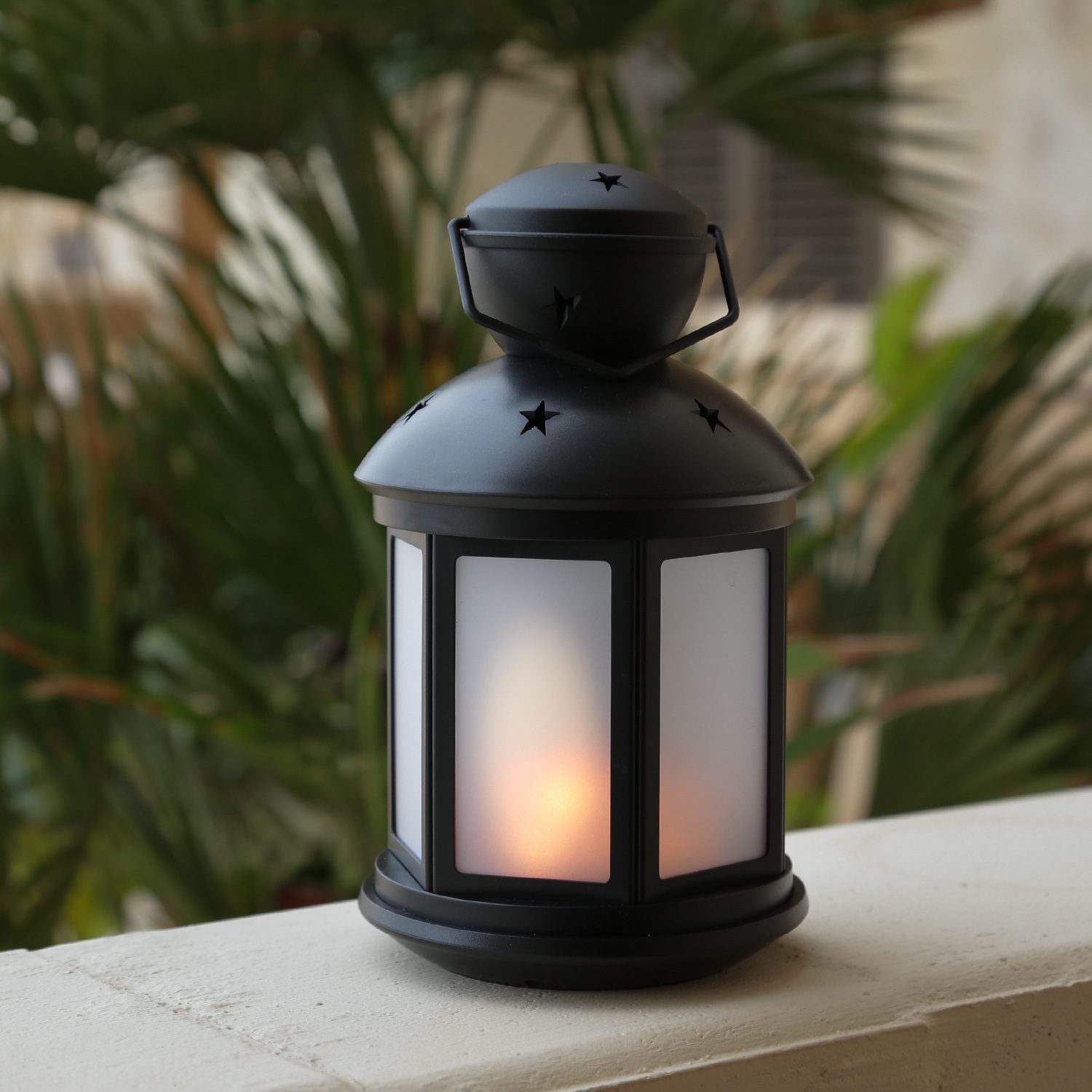 LED Laterne weiß - bewegter Flammeneffekt - H: 22cm - Batteriebetrieb - schwarz LED Laterne weiß - bewegter Flammeneffekt - H: 22cm - Batteriebetrieb - schwarz