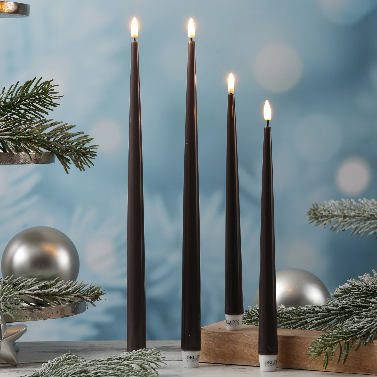 LED Stabkerzen ELLA - Echtwachs - realistische 3D Flamme - H: 28cm - mokka - 2 Stück LED Stabkerzen ELLA - Echtwachs - realistische 3D Flamme - H: 28cm - mokka - 2 Stück