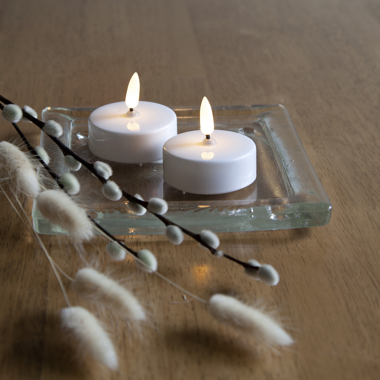 LED Teelicht "Flamme" - warmweiße Flamme - Batteriebetrieb - Timer - H: 5,5cm - weiß - 2er Set LED Teelicht "Flamme" - warmweiße Flamme - Batteriebetrieb - Timer - H: 5,5cm - weiß - 2er Set