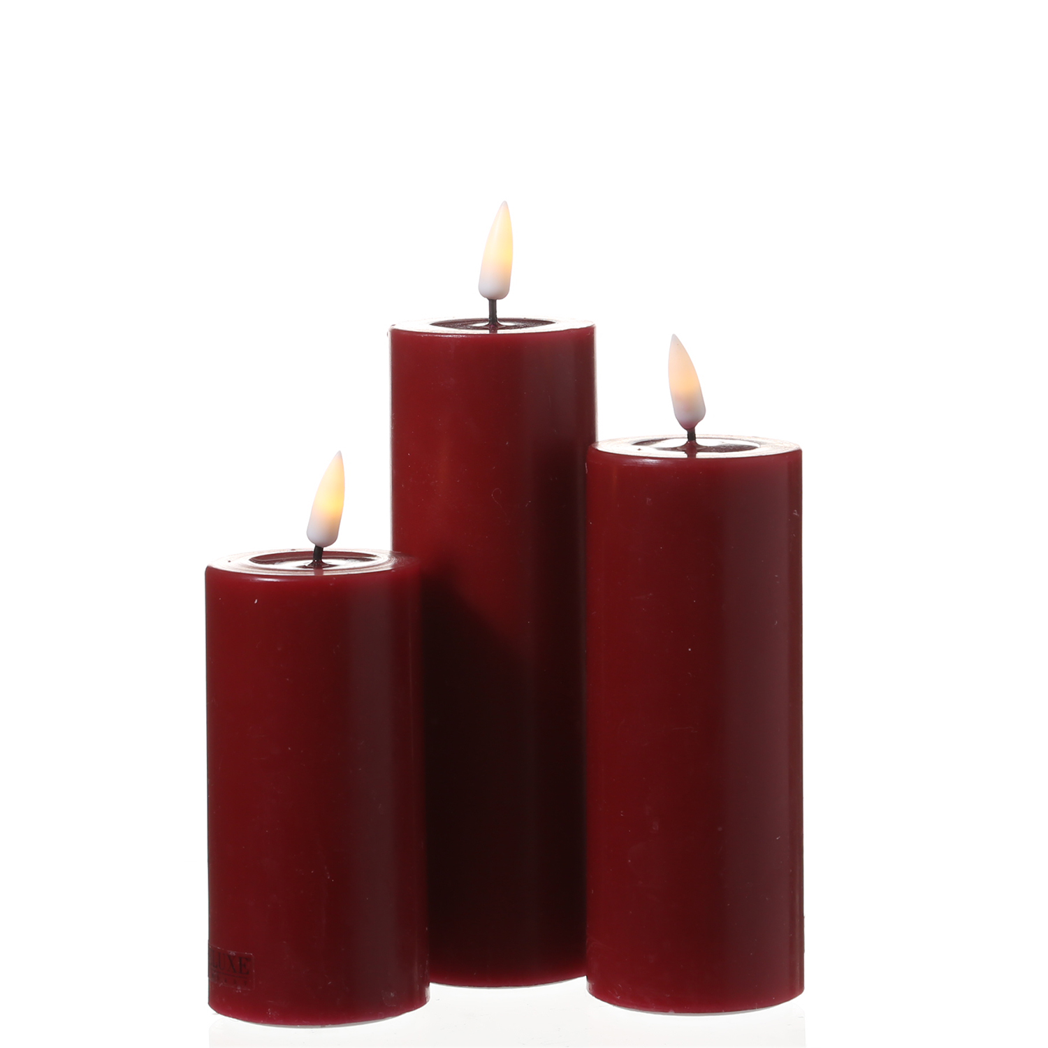 LED Stumpenkerze MIA - Echtwachs - realistische 3D Flamme - H: 10cm - D: 5cm - bordeauxrot LED Stumpenkerze MIA - Echtwachs - realistische 3D Flamme - H: 10cm - D: 5cm - bordeauxrot