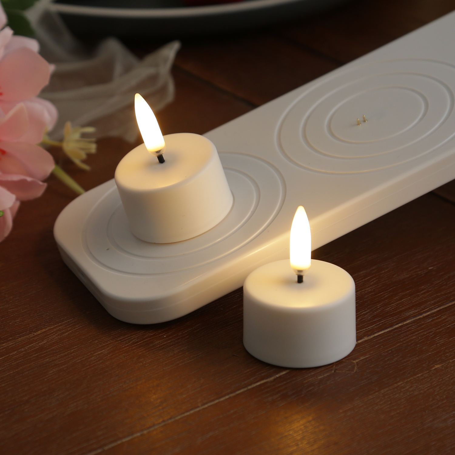 LED Mini Teelichter - 2 wiederaufladbare LED Teelichter mit Ladestation - Timer - für Außen