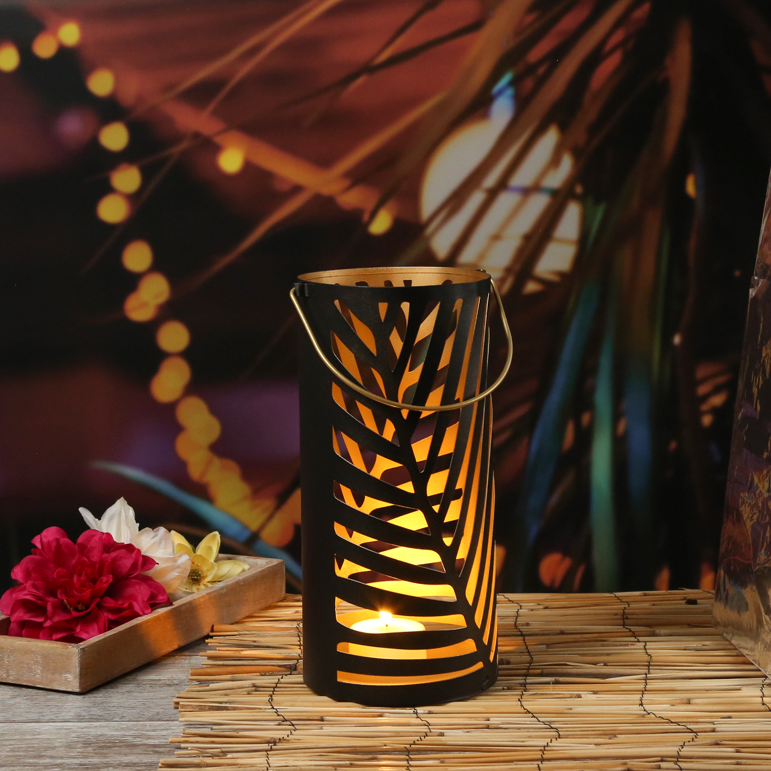 Windlicht mit Blattmotiv - mit Henkel - Metall - 3 verschiedene Größen - schwarz/gold - 3er Set Windlicht mit Blattmotiv - mit Henkel - Metall - 3 verschiedene Größen - schwarz/gold - 3er Set