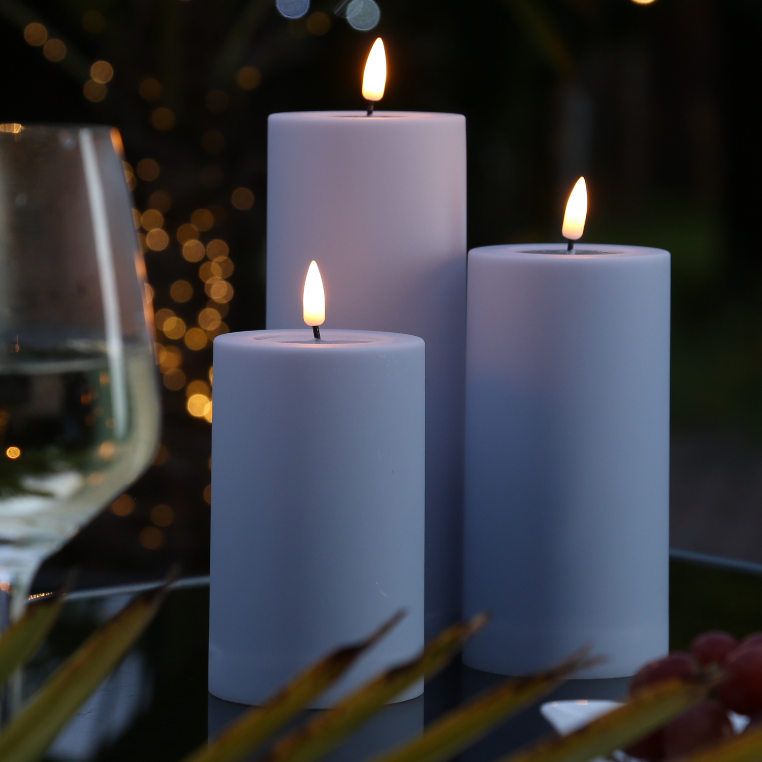 LED Stumpenkerze MIA - Kunststoff - realistische 3D Flamme - H: 20cm - outdoor - pastellblau LED Stumpenkerze MIA - Kunststoff - realistische 3D Flamme - H: 20cm - outdoor - pastellblau