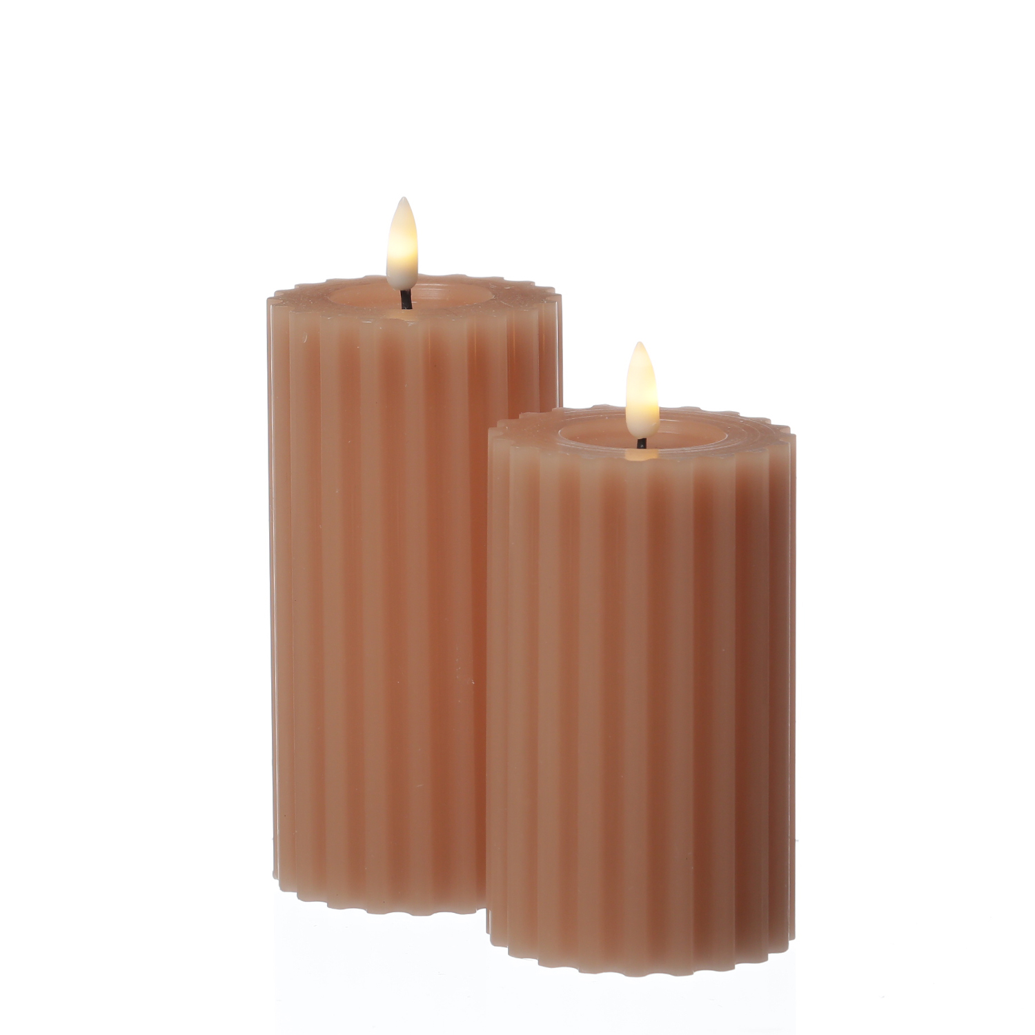 LED Kerze LIV - gerillt - Echtwachs - warmweiße 3D Flamme - H: 17,5cm - D: 7,5cm - Timer - altrosa LED Kerze LIV - gerillt - Echtwachs - warmweiße 3D Flamme - H: 17,5cm - D: 7,5cm - Timer - altrosa