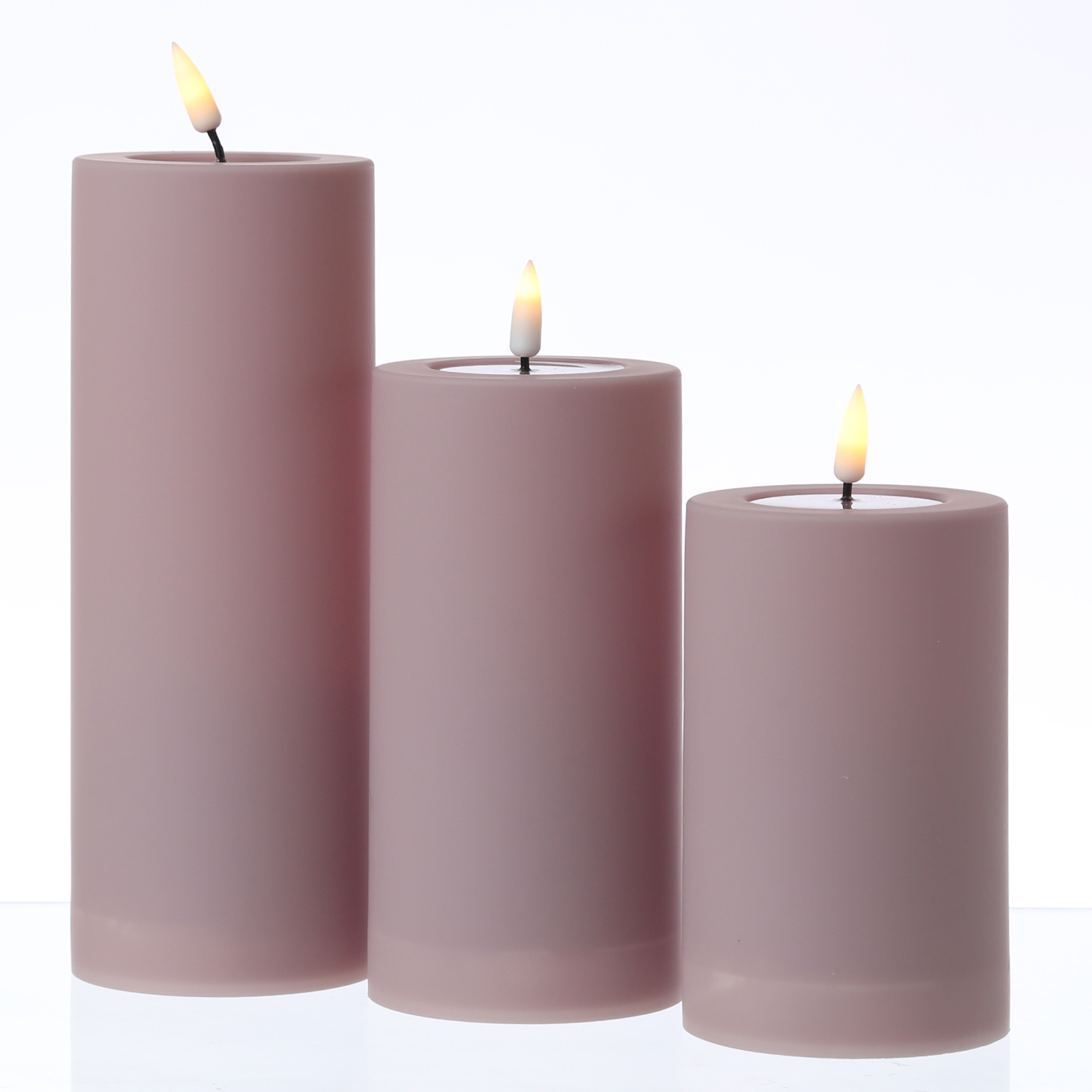 LED Stumpenkerze MIA - Kunststoff - realistische 3D Flamme - H: 15cm - outdoor - pastell lila LED Stumpenkerze MIA - Kunststoff - realistische 3D Flamme - H: 15cm - outdoor - pastell lila
