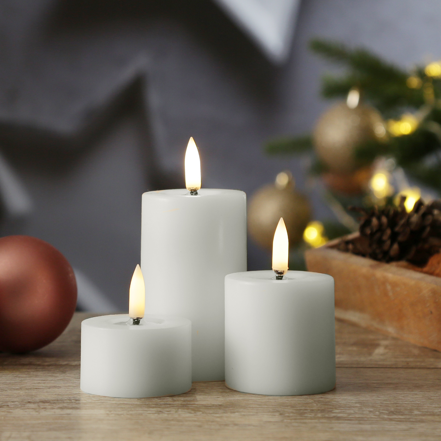 LED Mini Kerzenset THEA - Echtwachs - 3 Groessen - D- 5cm - Timer - weiss - 3er Set LED Mini Kerzenset THEA - Echtwachs - 3 Groessen - D- 5cm - Timer - weiss - 3er Set