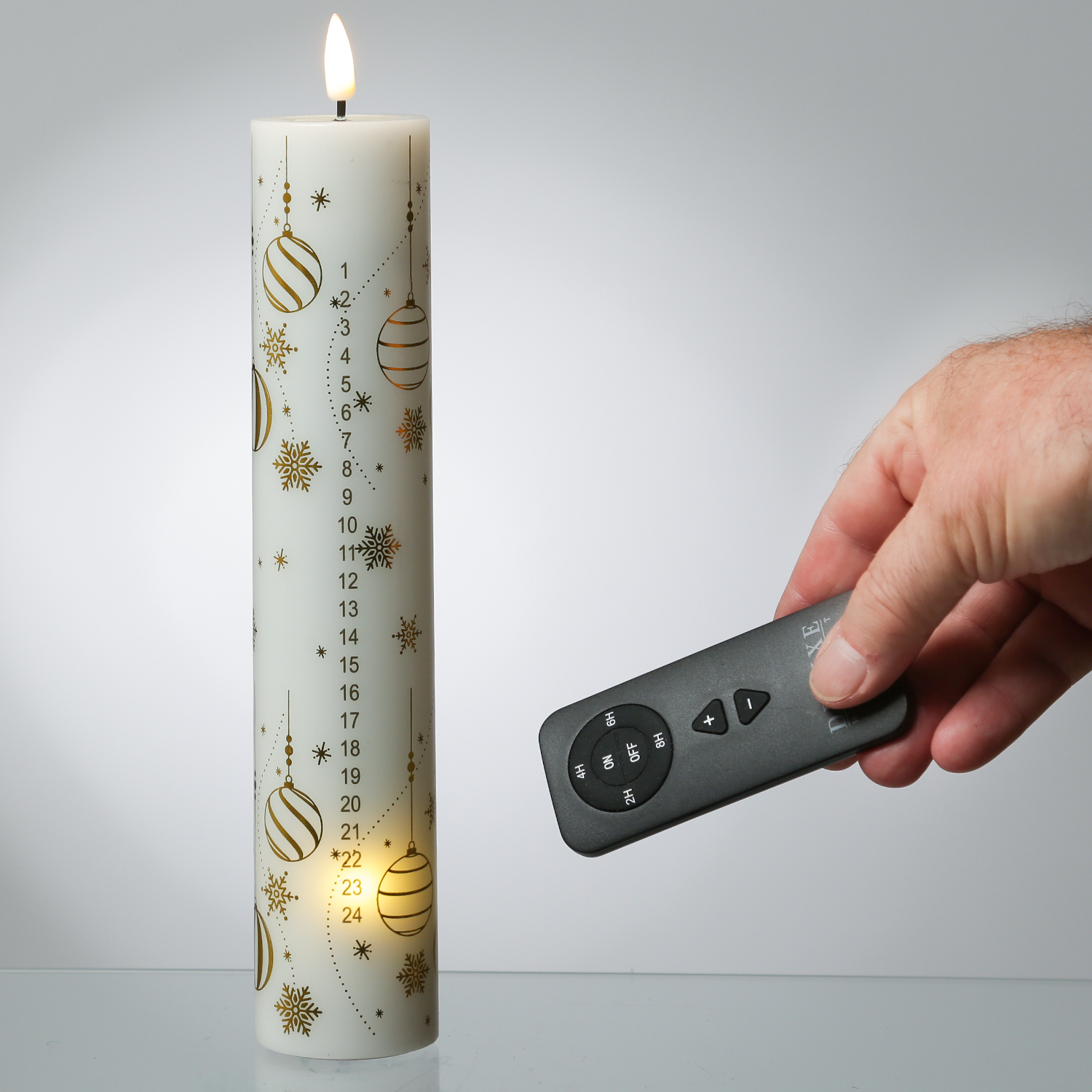 LED Adventskalenderkerze MIA mit 24 Zahlen - Echtwachs - H: 25cm - mit Batterien und Fernbedienung