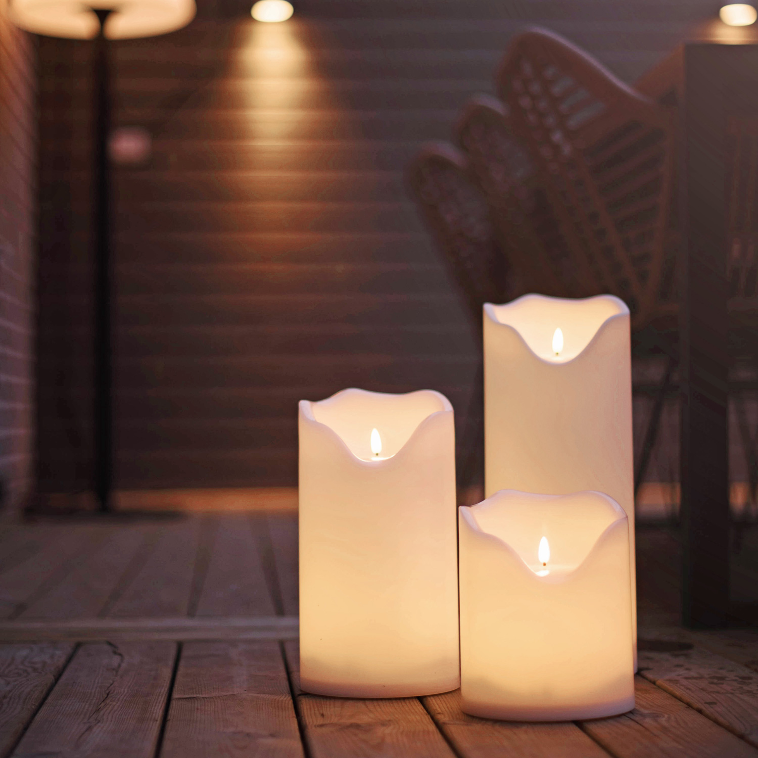 LED  XXL Stumpenkerze Flamme - Kunststoff - flackernde 3D Flamme - H: 40cm - Timer - f. Außen - weiß LED  XXL Stumpenkerze Flamme - Kunststoff - flackernde 3D Flamme - H: 40cm - Timer - f. Außen - weiß