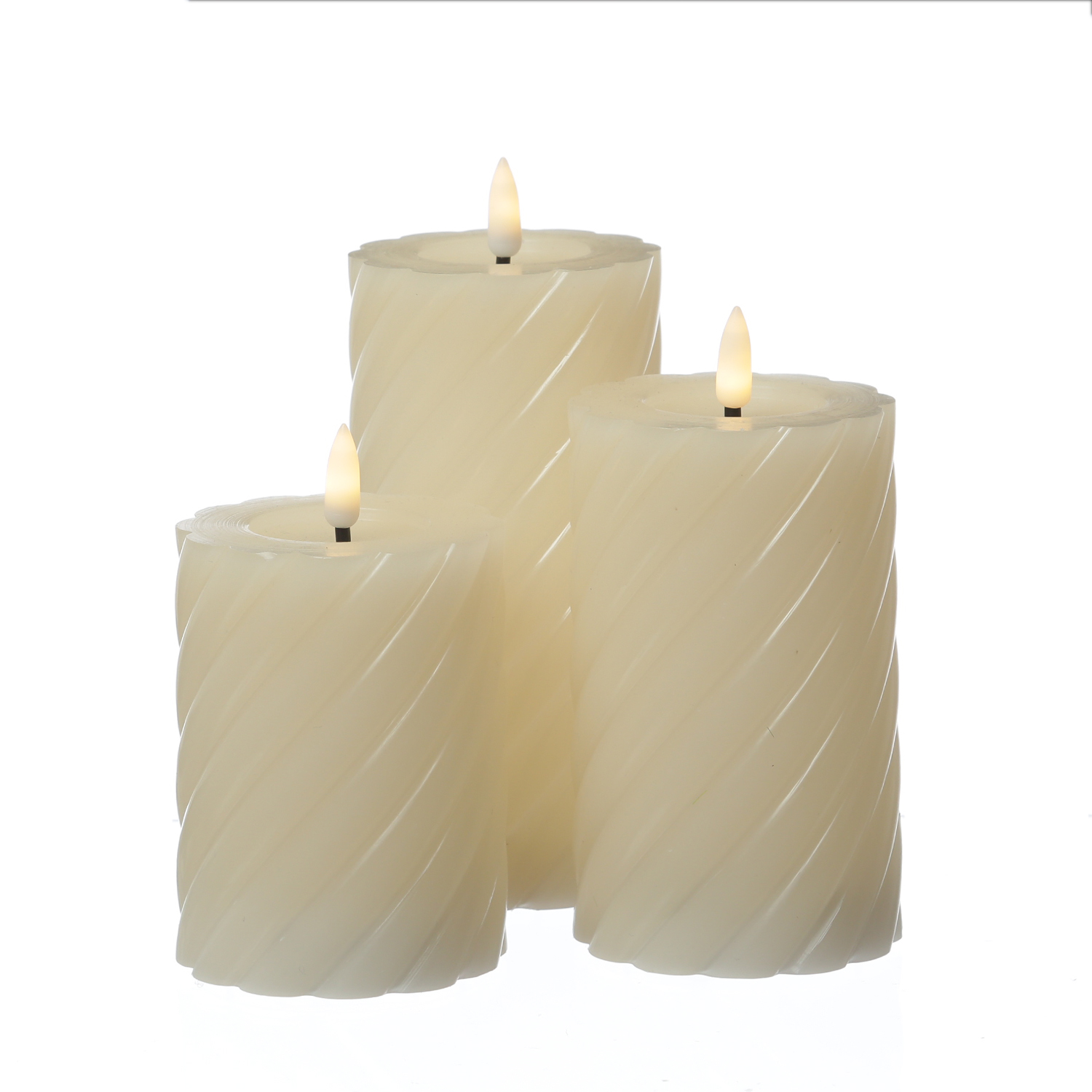 LED Stumpenkerze TWIST - Echtwachs - warmweiße 3D Flamme - H: 15cm - Batterie - Timer - creme