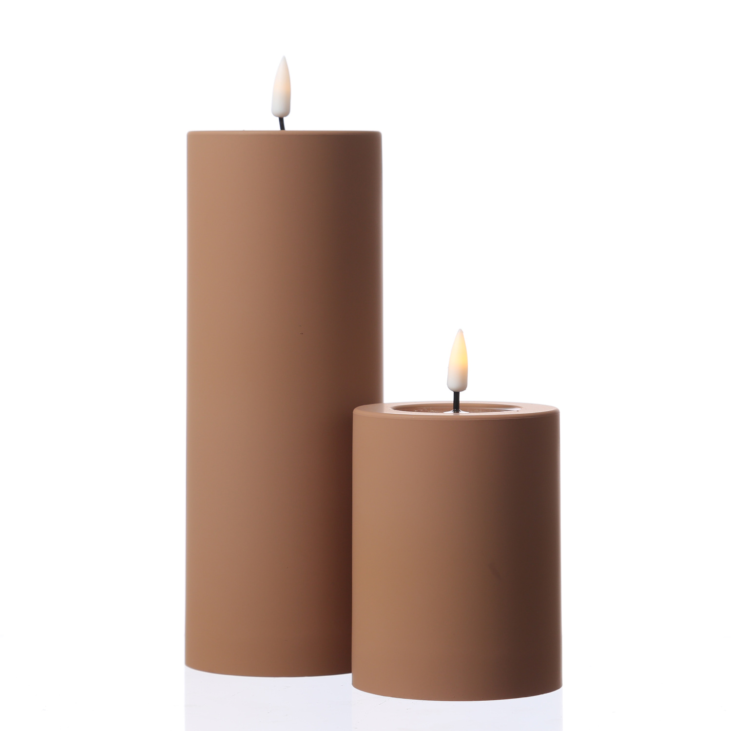 LED Stumpenkerze MIA - Kunststoff - 3D Flamme - H: 20cm - D: 7,5cm - für Außen - karamell LED Stumpenkerze MIA - Kunststoff - 3D Flamme - H: 20cm - D: 7,5cm - für Außen - karamell