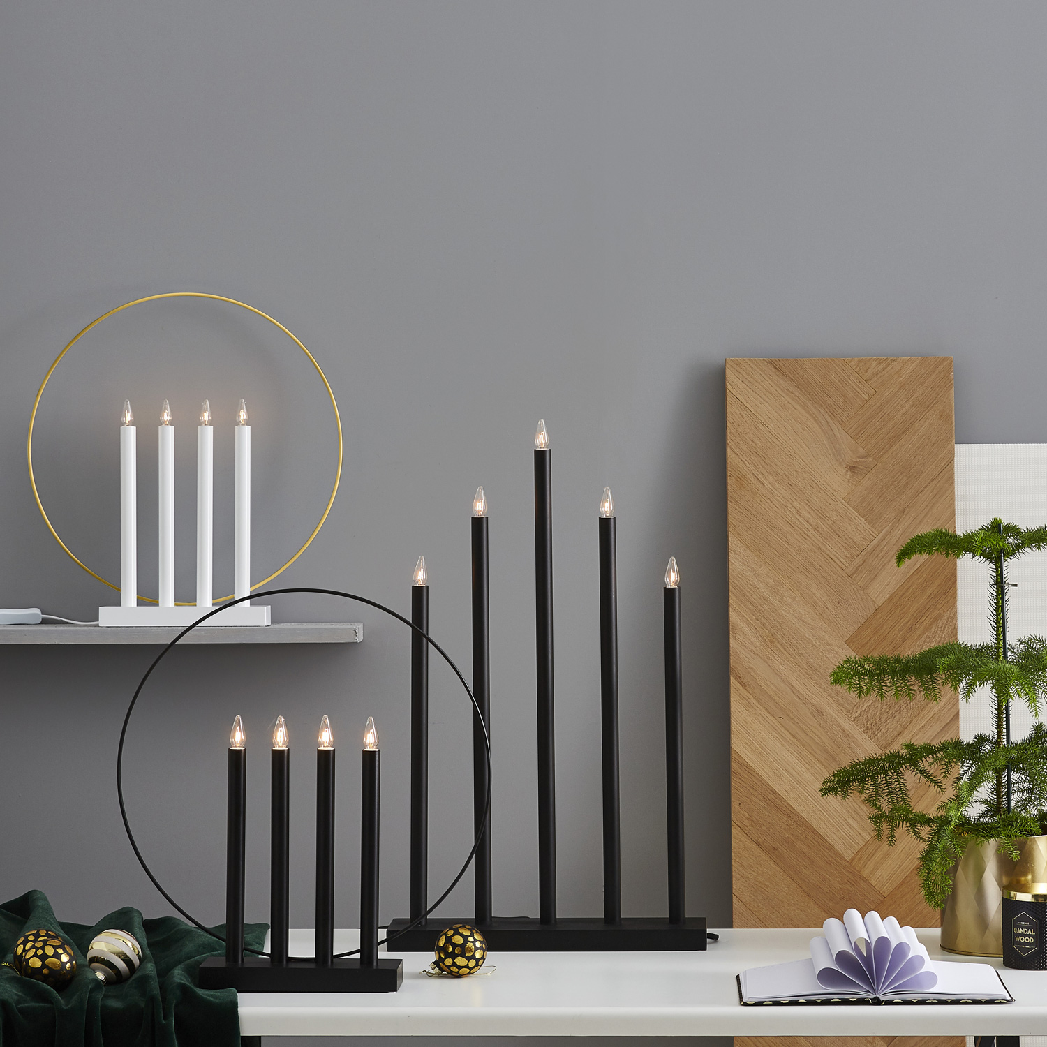 Fensterleuchter "Glory" - 4flammig - warmweiße Glühlampen - H: 45cm - Schalter - Schwarz Fensterleuchter "Glory" - 4flammig - warmweiße Glühlampen - H: 45cm - Schalter - Schwarz