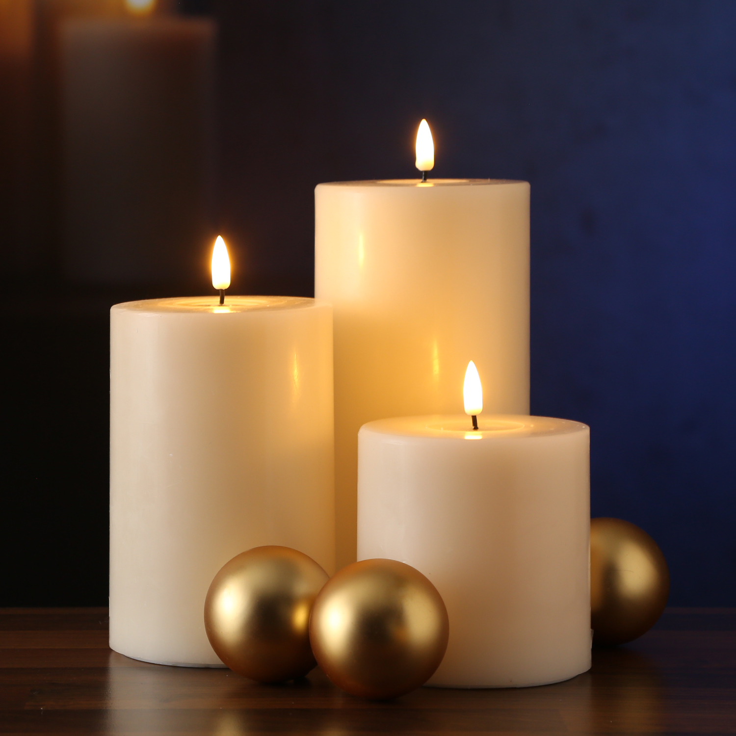 LED Stumpenkerze MIA - Echtwachs - realistische 3D Flamme - H: 20cm D:10cm - Batteriebetrieb - creme LED Stumpenkerze MIA - Echtwachs - realistische 3D Flamme - H: 20cm D:10cm - Batteriebetrieb - creme