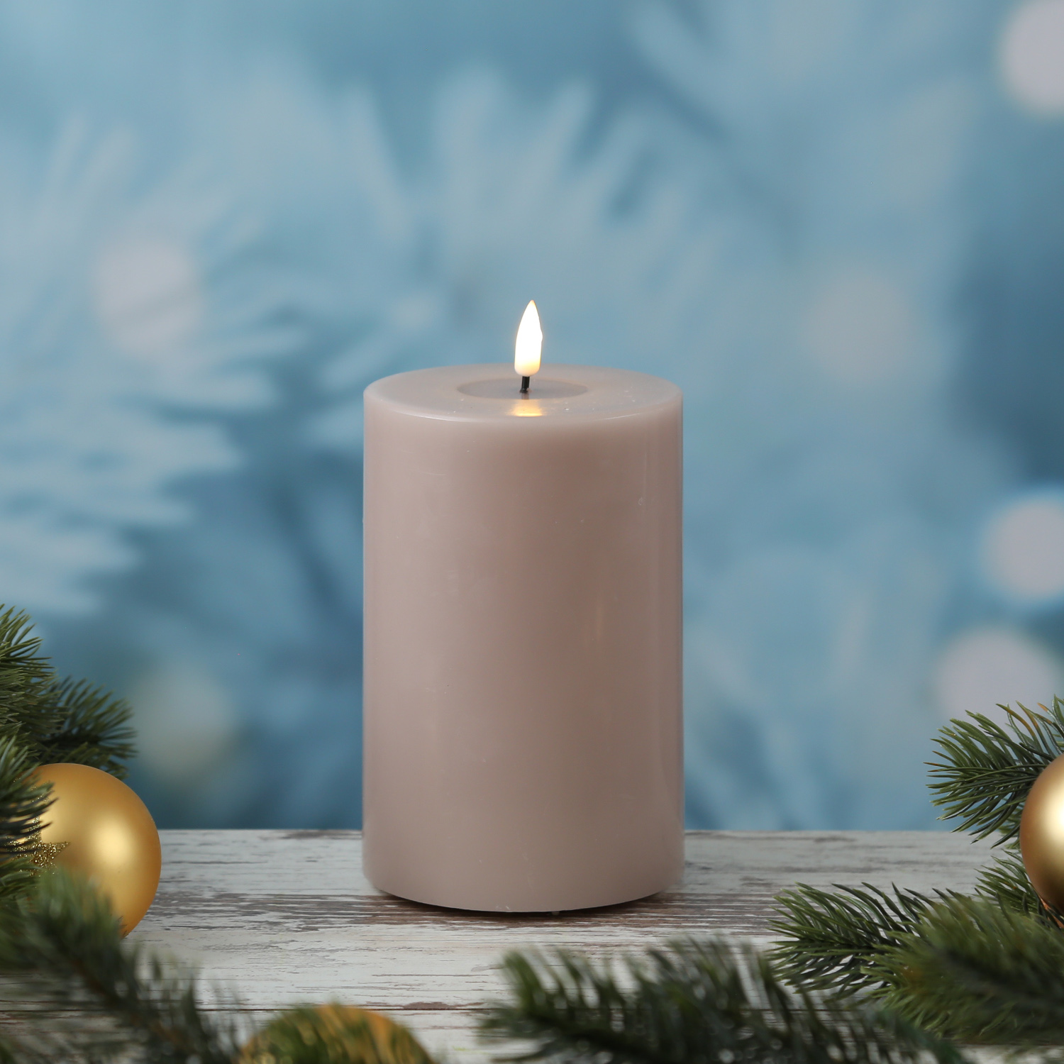LED Stumpenkerze MIA - Echtwachs - realistische 3D Flamme - H: 15cm - D: 10cm - altrosa LED Stumpenkerze MIA - Echtwachs - realistische 3D Flamme - H: 15cm - D: 10cm - altrosa