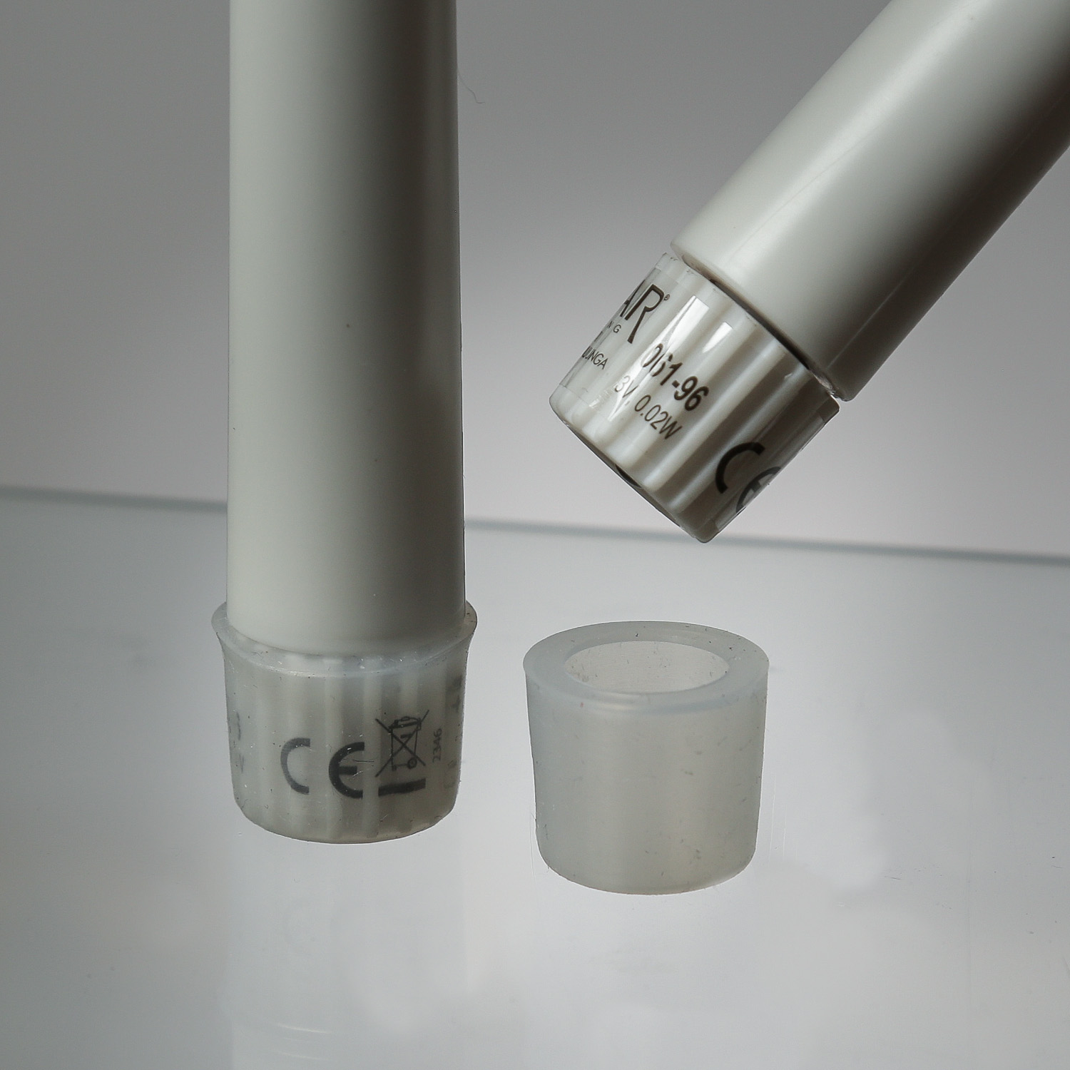 LED Stabkerzen - Kunststoff - realistische 3D Flamme - H: 28cm - Timer - für Innen/Außen - weiß LED Stabkerzen - Kunststoff - realistische 3D Flamme - H: 28cm - Timer - für Innen/Außen - weiß