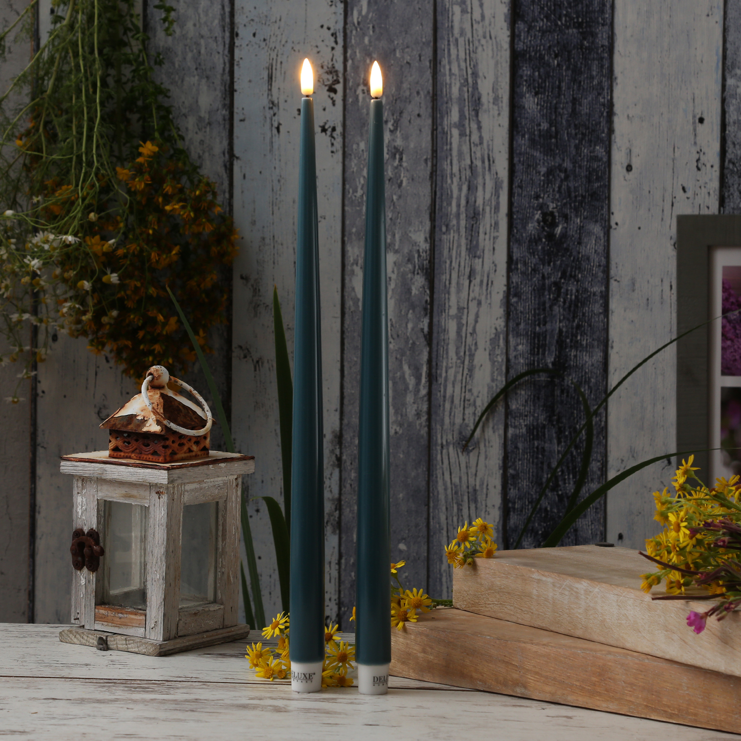 LED Stabkerzen ELLA - Echtwachs - realistische 3D Flamme - H: 38cm - jadegrün - 2 Stück LED Stabkerzen ELLA - Echtwachs - realistische 3D Flamme - H: 38cm - jadegrün - 2 Stück