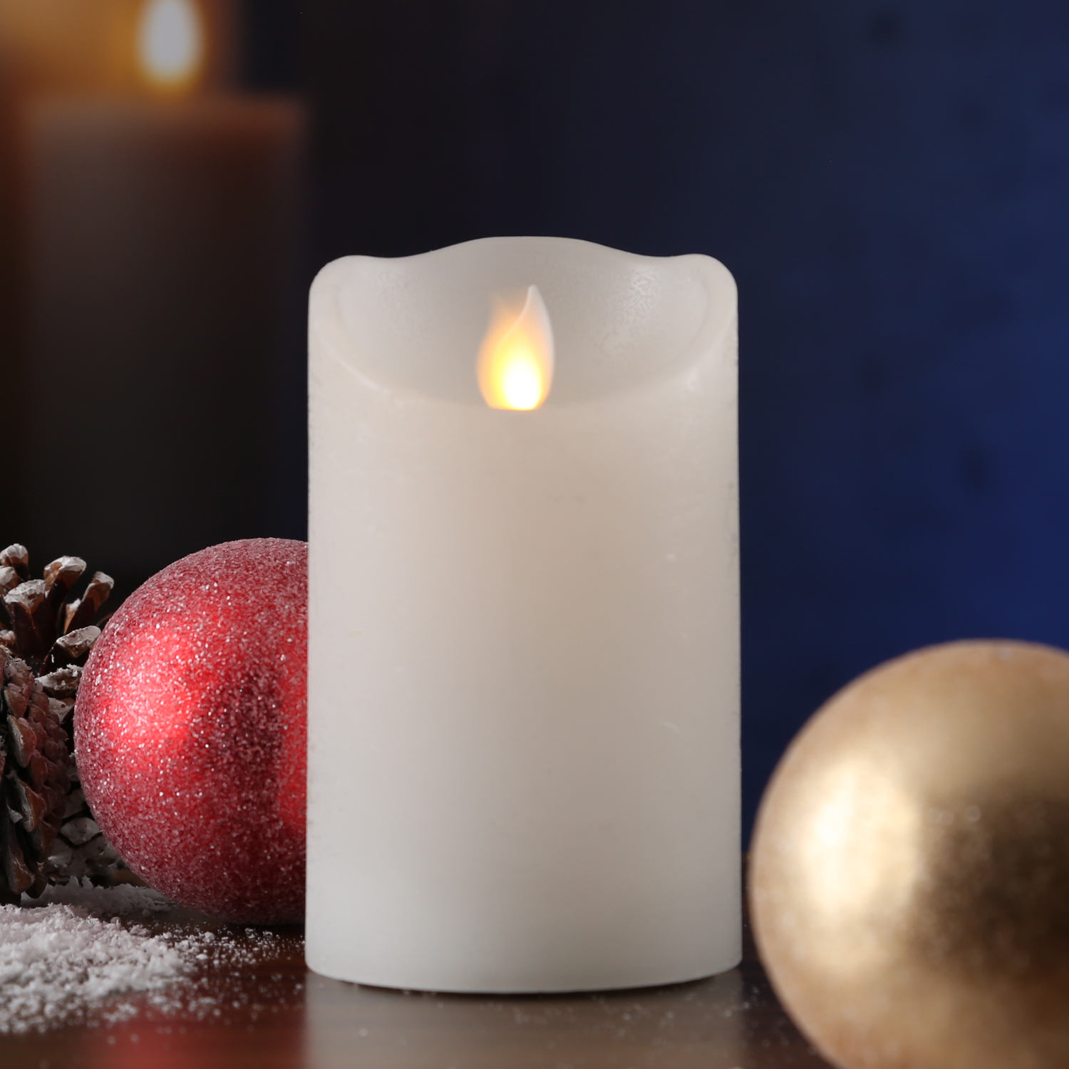 LED Kerze M-TWINKLE - Echtwachs - mechanisch bewegte Flamme - H: 12,5cm - D: 7,5cm - Timer - weiß LED Kerze M-TWINKLE - Echtwachs - mechanisch bewegte Flamme - H: 12,5cm - D: 7,5cm - Timer - weiß