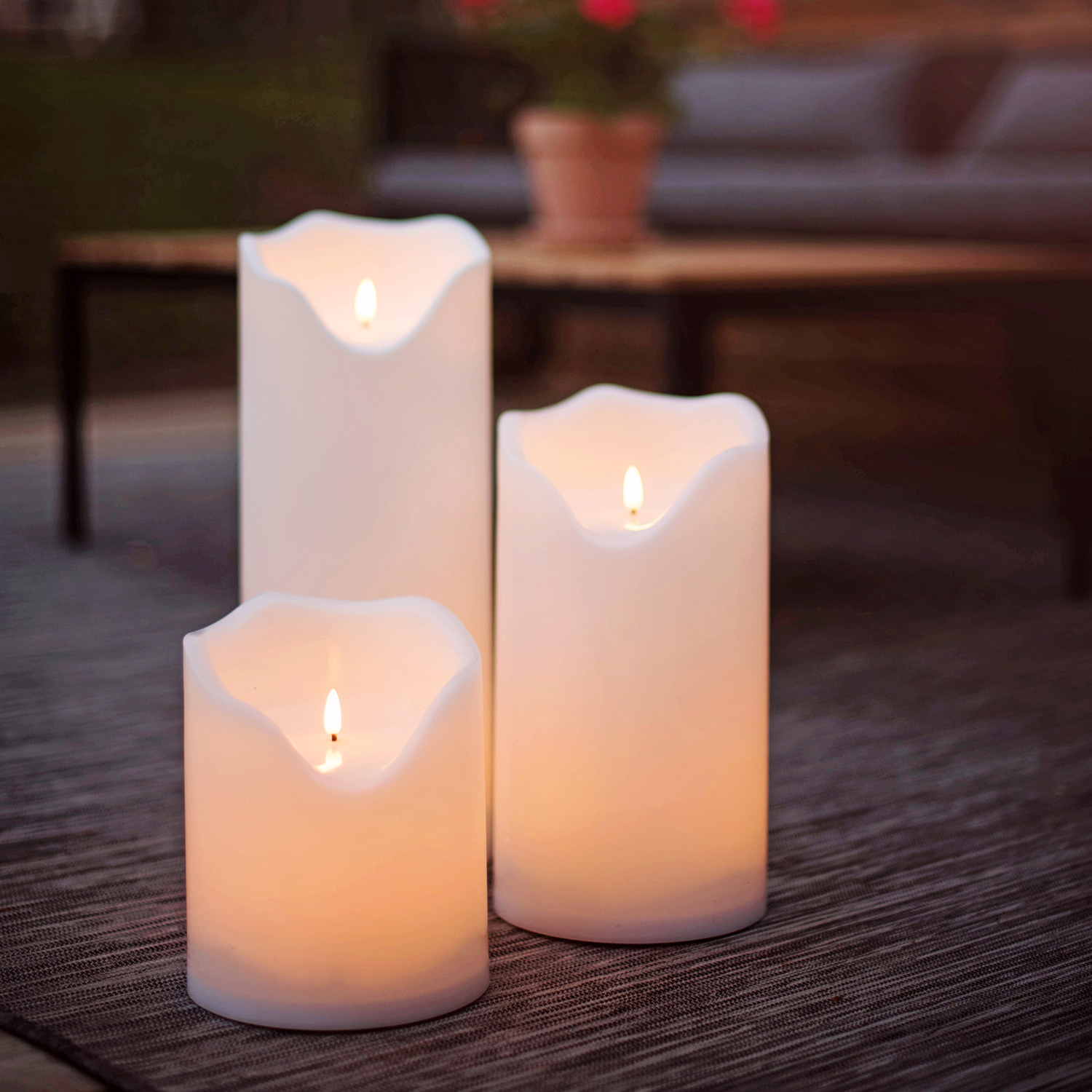 LED  XXL Stumpenkerzen Flamme - Kunststoff - flackernde 3D Flamme - Timer - Außen - weiß - 3er Set LED  XXL Stumpenkerzen Flamme - Kunststoff - flackernde 3D Flamme - Timer - Außen - weiß - 3er Set