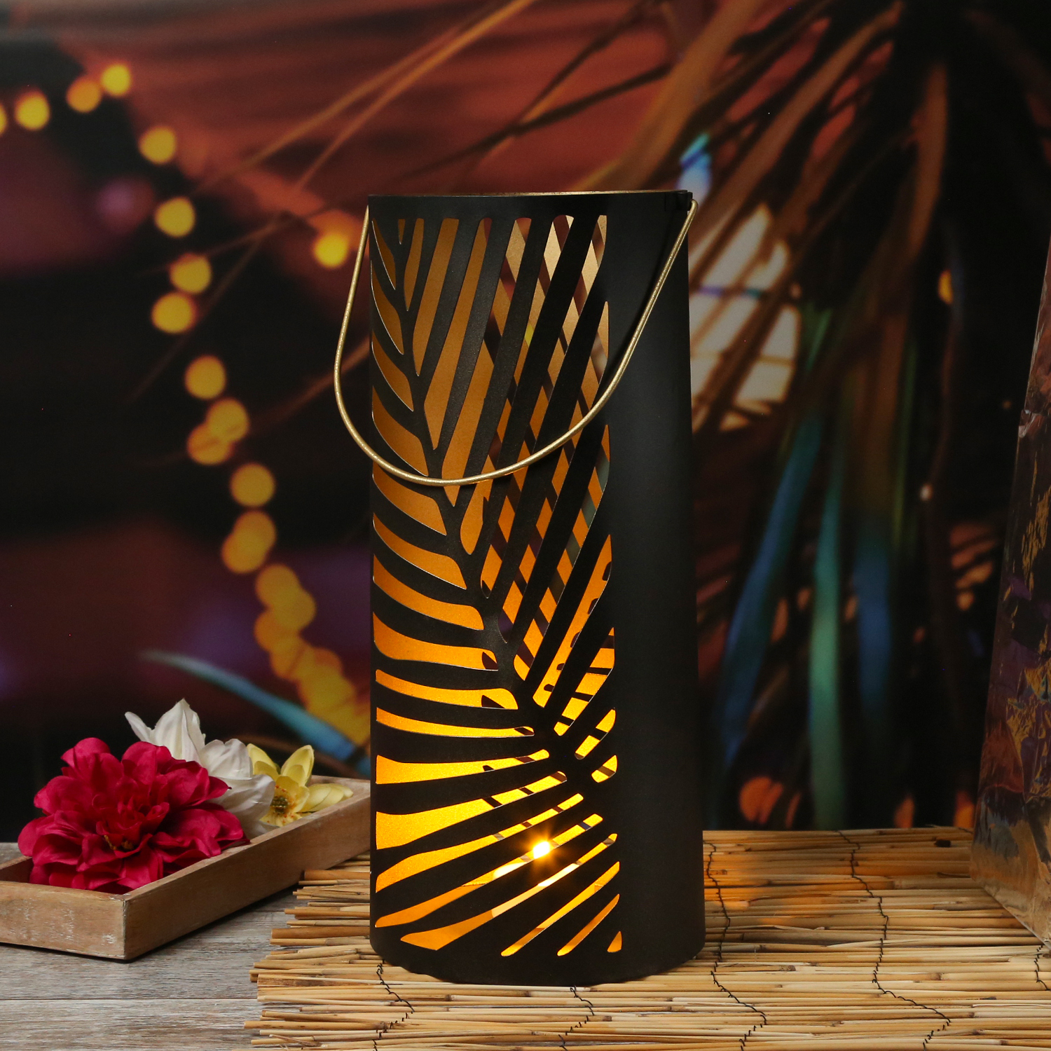 Windlicht mit Blattmotiv - mit Henkel - Metall - 3 verschiedene Größen - schwarz/gold - 3er Set Windlicht mit Blattmotiv - mit Henkel - Metall - 3 verschiedene Größen - schwarz/gold - 3er Set