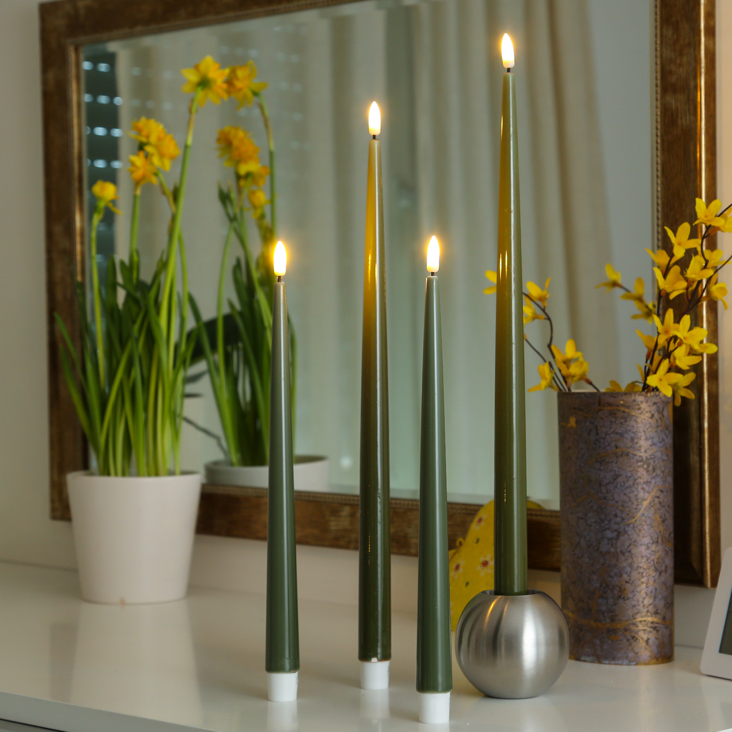 LED Stabkerzen ELLA - Echtwachs - realistische 3D Flamme - H: 28cm - olivgrün - 2 Stück LED Stabkerzen ELLA - Echtwachs - realistische 3D Flamme - H: 28cm - olivgrün - 2 Stück