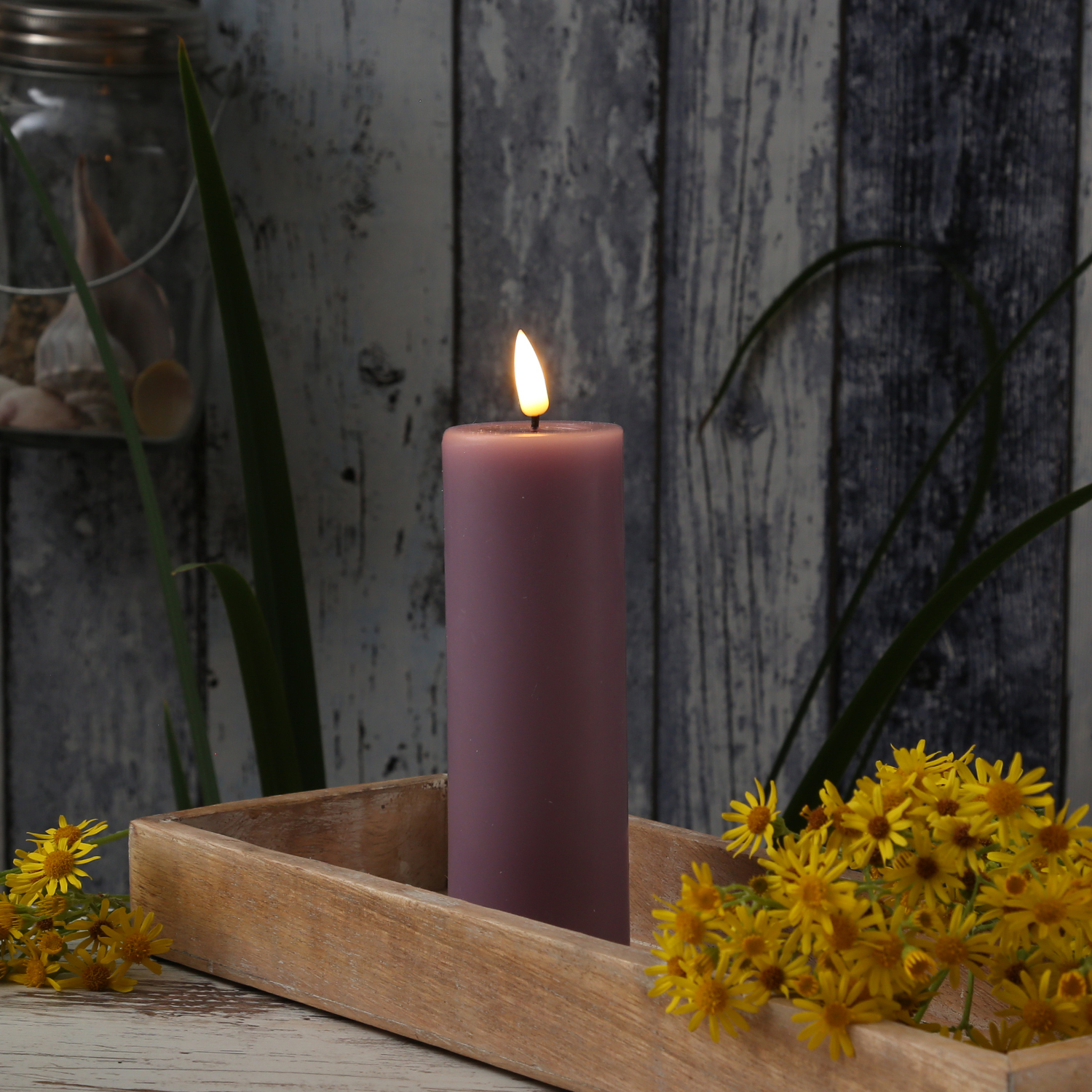 LED Stumpenkerze MIA - Echtwachs - realistische 3D Flamme - H: 12,5cm - D: 5cm - flieder LED Stumpenkerze MIA - Echtwachs - realistische 3D Flamme - H: 12,5cm - D: 5cm - flieder