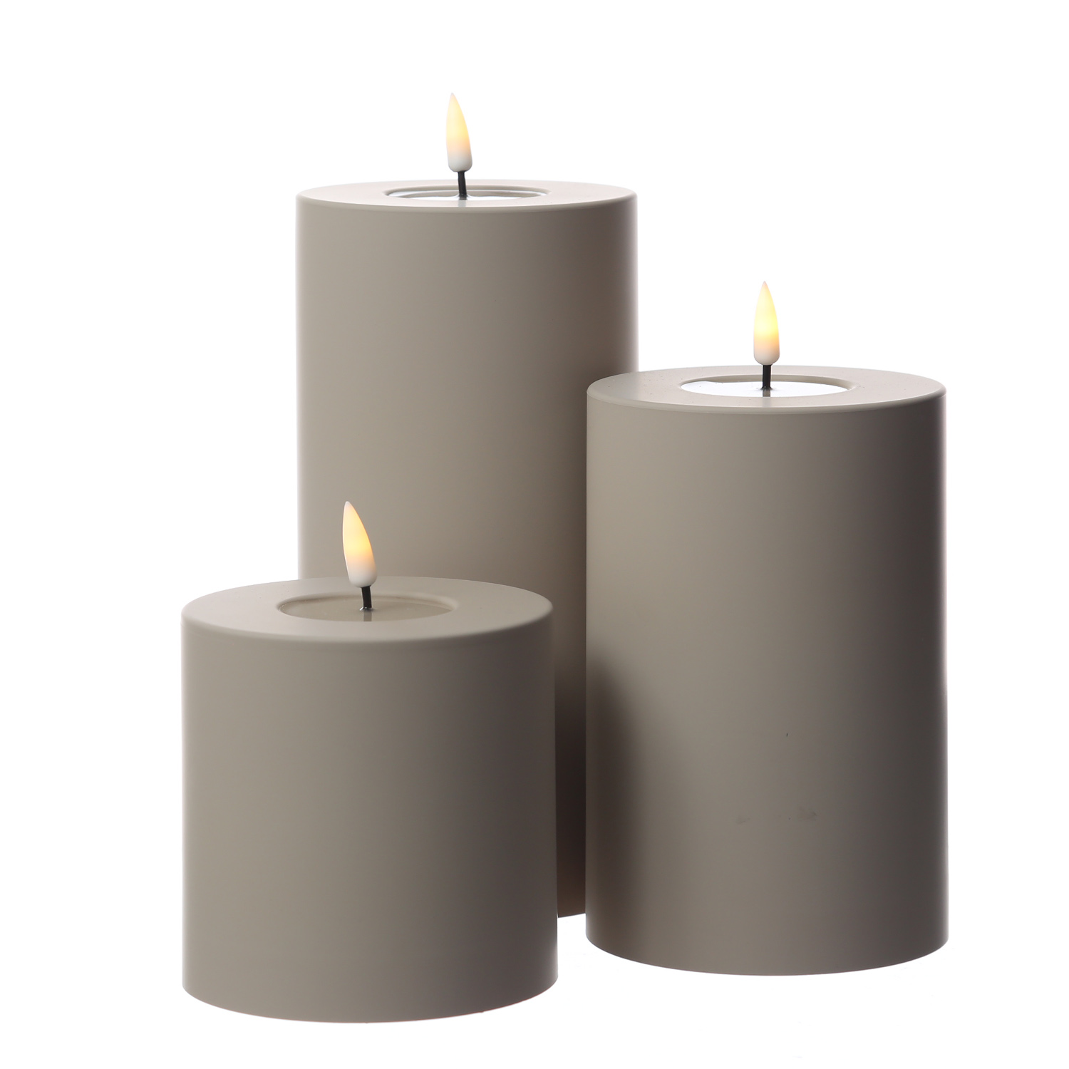 LED Stumpenkerze MIA - Kunststoff - realistische 3D Flamme - H: 20cm - D: 10cm - für Außen - sand LED Stumpenkerze MIA - Kunststoff - realistische 3D Flamme - H: 20cm - D: 10cm - für Außen - sand