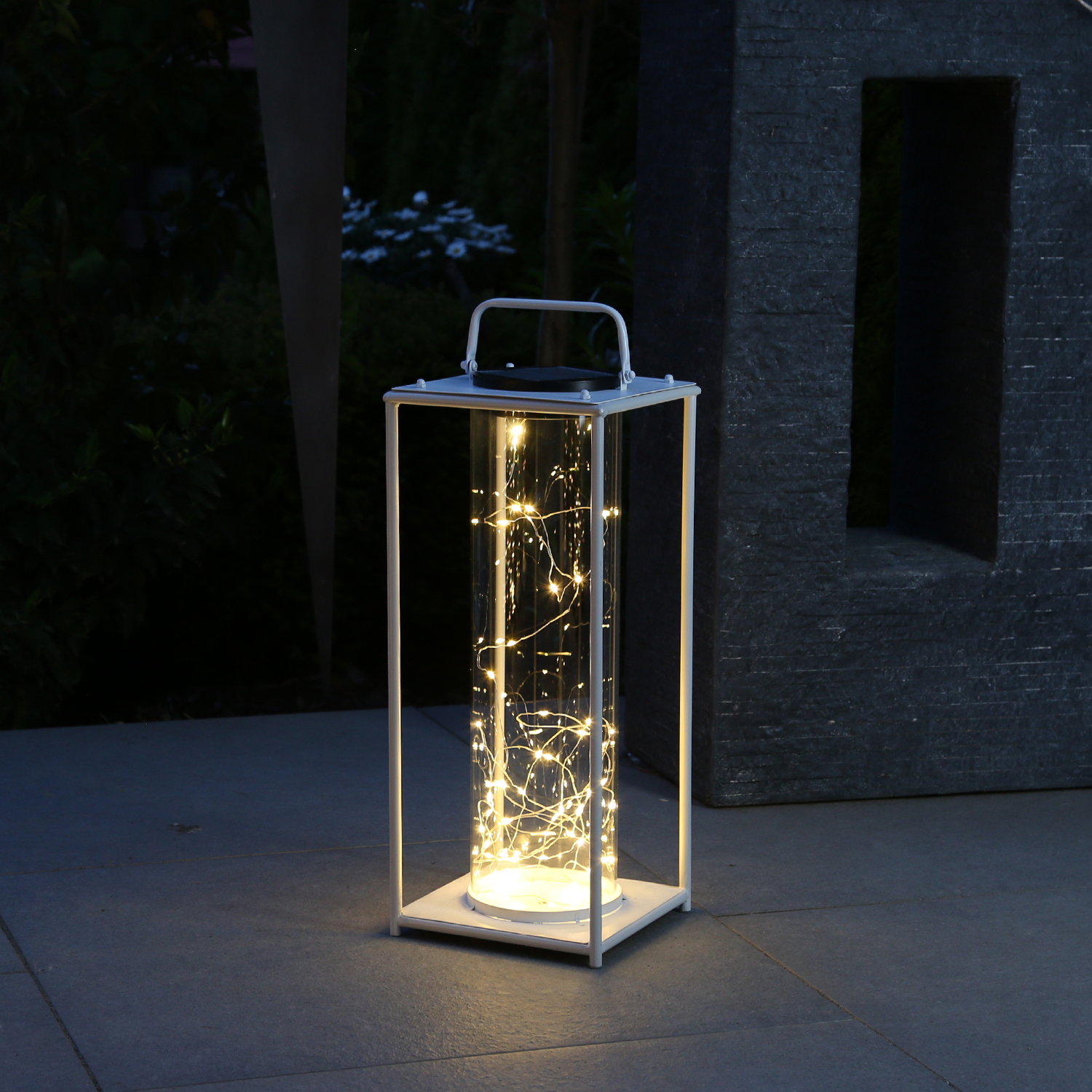LED Solar Laterne - 50 warmweiße LED an Drahtlichterkette - Lichtsensor - H: 49cm - weiß LED Solar Laterne - 50 warmweiße LED an Drahtlichterkette - Lichtsensor - H: 49cm - weiß