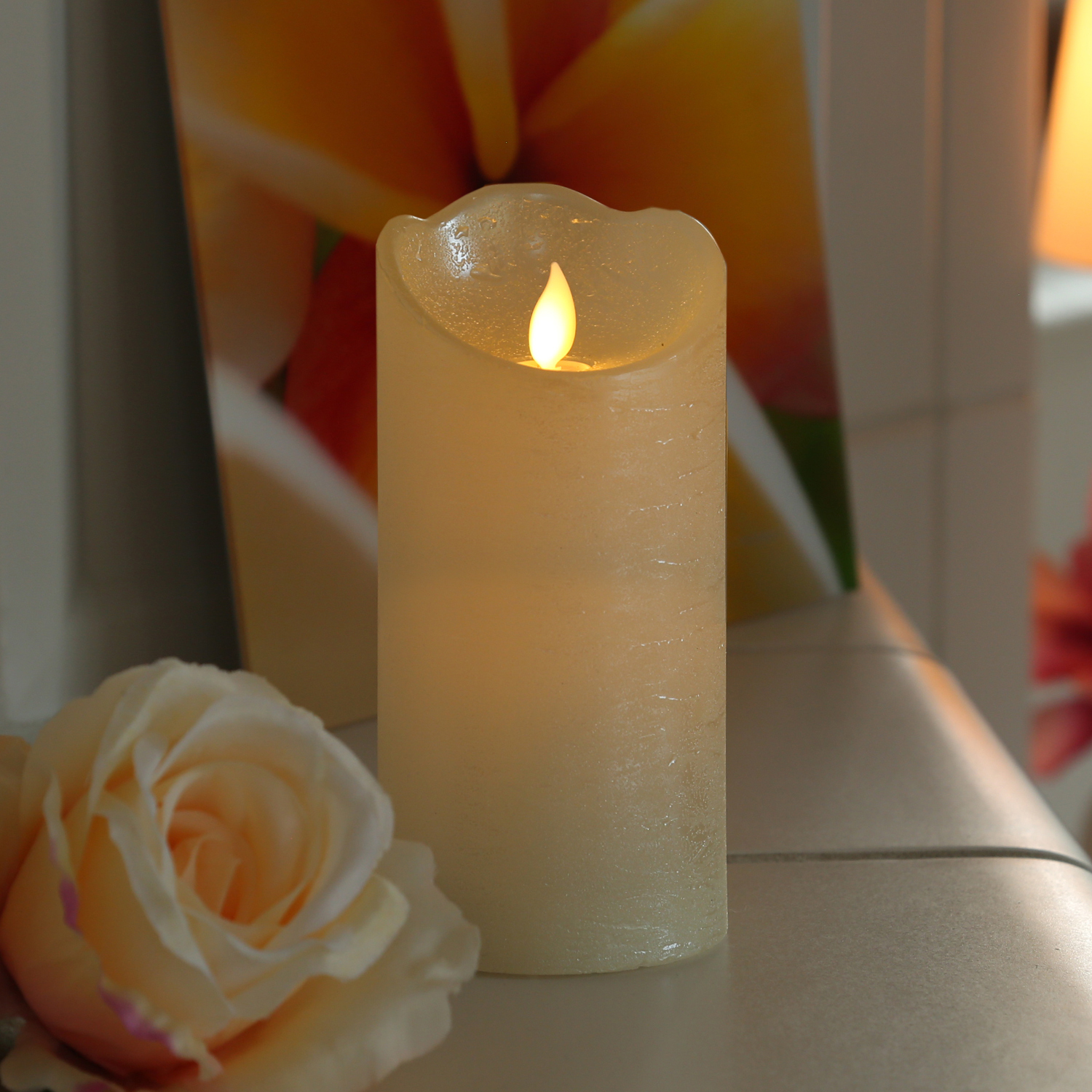 LED Kerze M-TWINKLE - Echtwachs - mechanisch bewegte Flamme - H: 15cm - Timer - creme glänzend