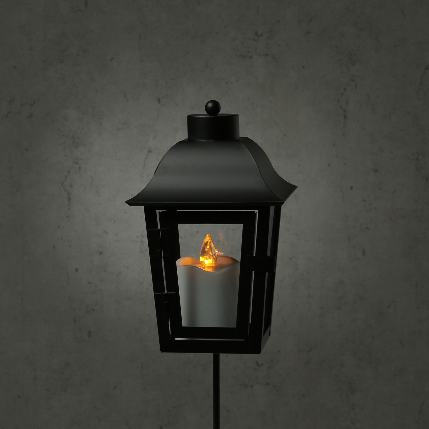 Grablaterne mit weißer LED Kerze - Grablampe mit 2 wechselbaren Spitzen/Erdspieß - H: 51cm - schwarz