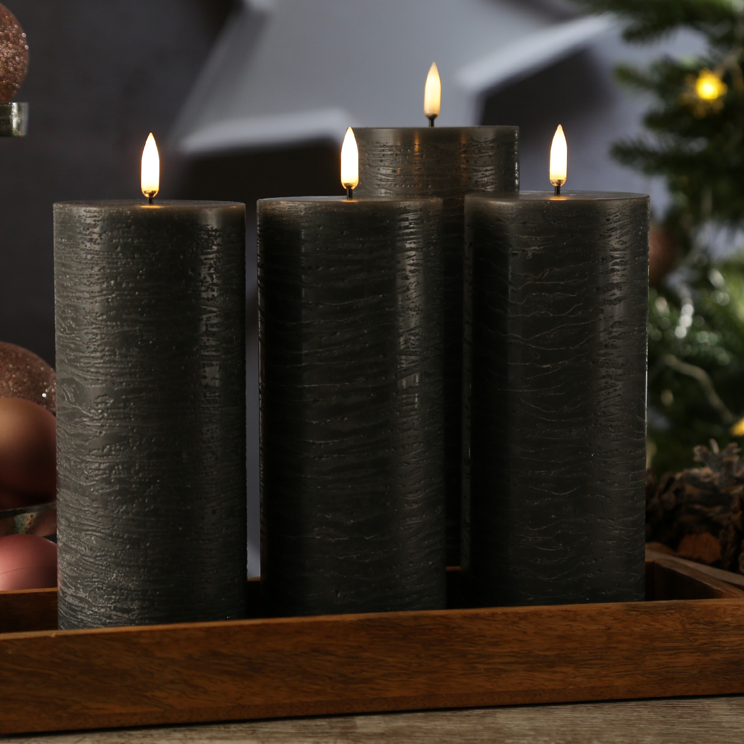 LED Kerzenset PIA - Rustik-Optik - H: 20cm - inkl. Batterien und Fernbedienung - grau - 4er Set LED Kerzenset PIA - Rustik-Optik - H: 20cm - inkl. Batterien und Fernbedienung - grau - 4er Set