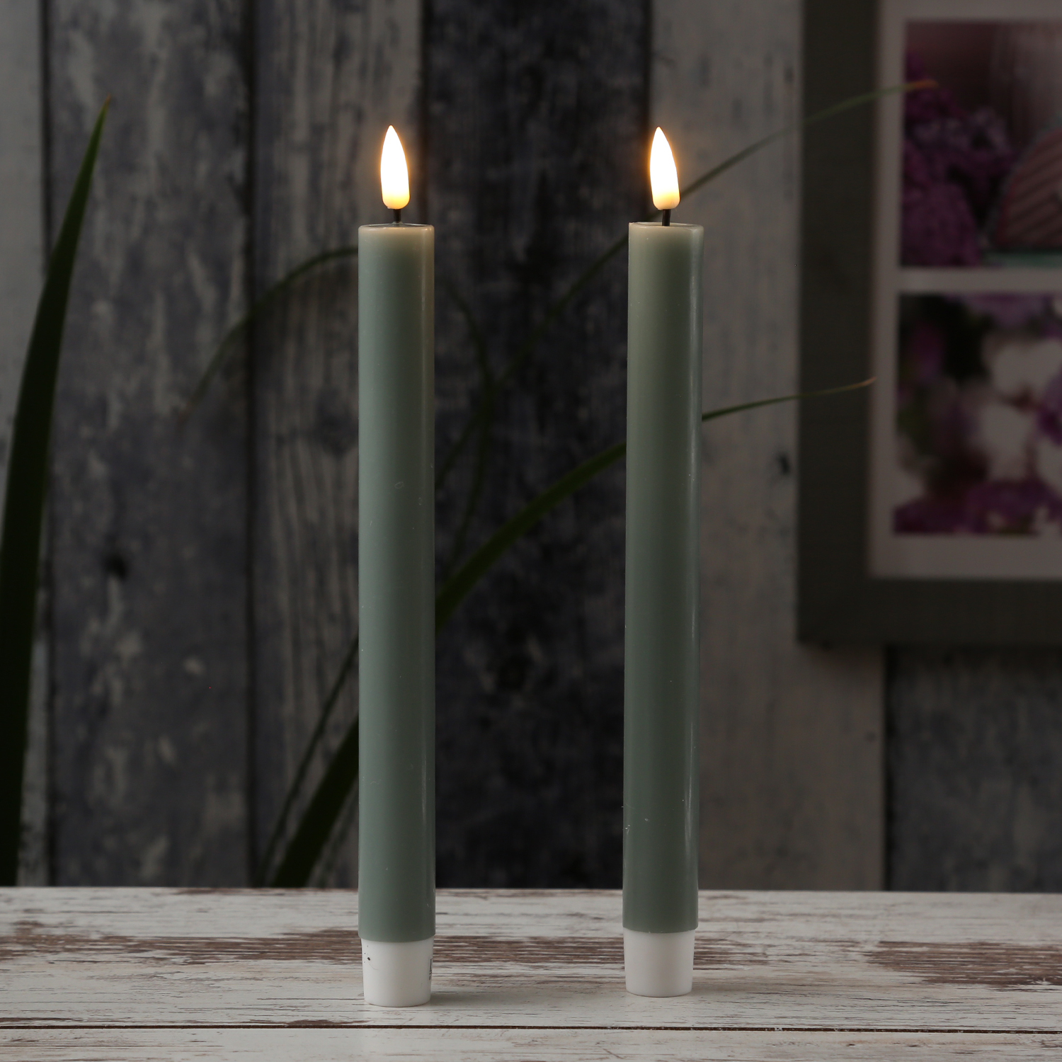 LED Stabkerzen ELLA - Echtwachs - realistische 3D Flamme - H: 38cm - salbeigrün