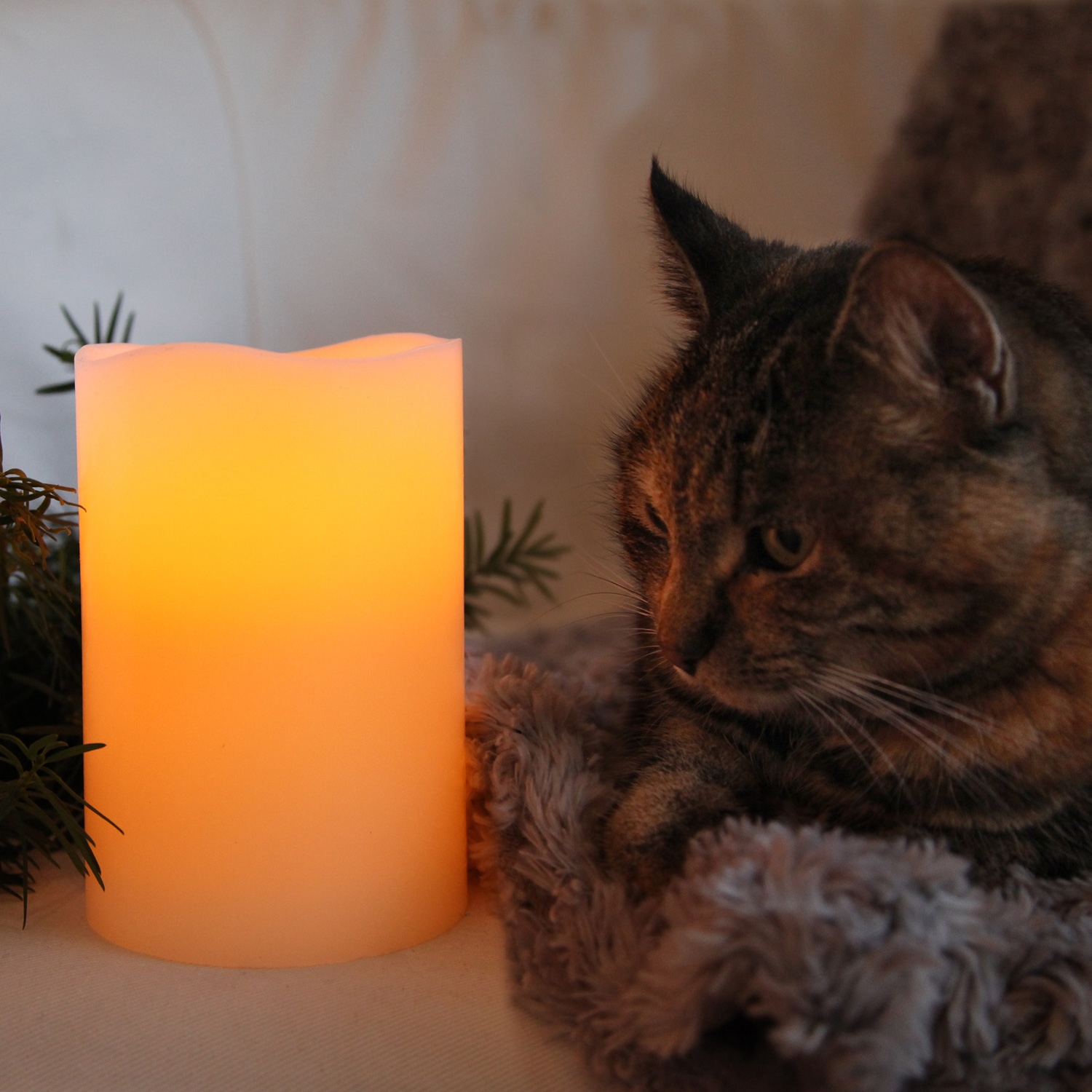LED Kerze Big - Echtwachs - flackernde gelbe LED - Timer - Batteriebetrieb - H: 15cm D: 10cm - creme LED Kerze Big - Echtwachs - flackernde gelbe LED - Timer - Batteriebetrieb - H: 15cm D: 10cm - creme
