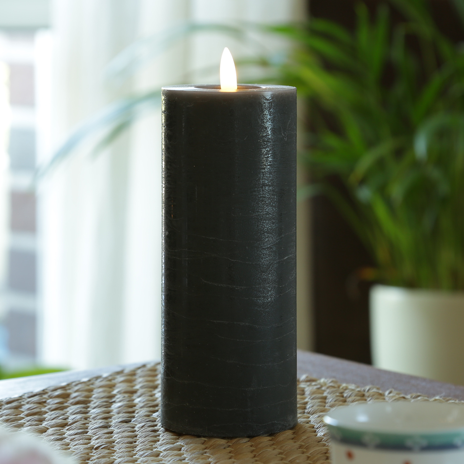 LED Kerze LINA - Rustik-Optik - Echtwachs - 3D Flamme - H: 19cm - D: 7cm - Batterie - Timer - grau LED Kerze LINA - Rustik-Optik - Echtwachs - 3D Flamme - H: 19cm - D: 7cm - Batterie - Timer - grau