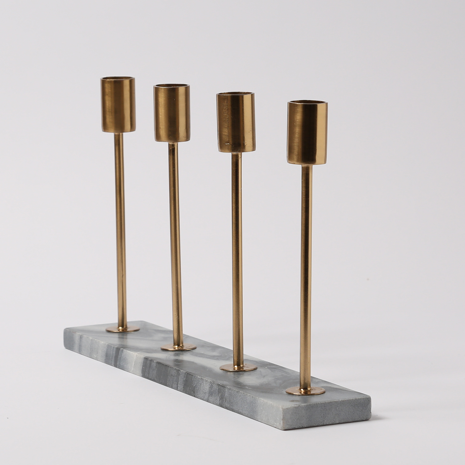 Stabkerzenhalter - Mamoroptik - Metall - 4 goldfarbene Kerzenhalterungen - H: 20cm - grau Stabkerzenhalter - Mamoroptik - Metall - 4 goldfarbene Kerzenhalterungen - H: 20cm - grau