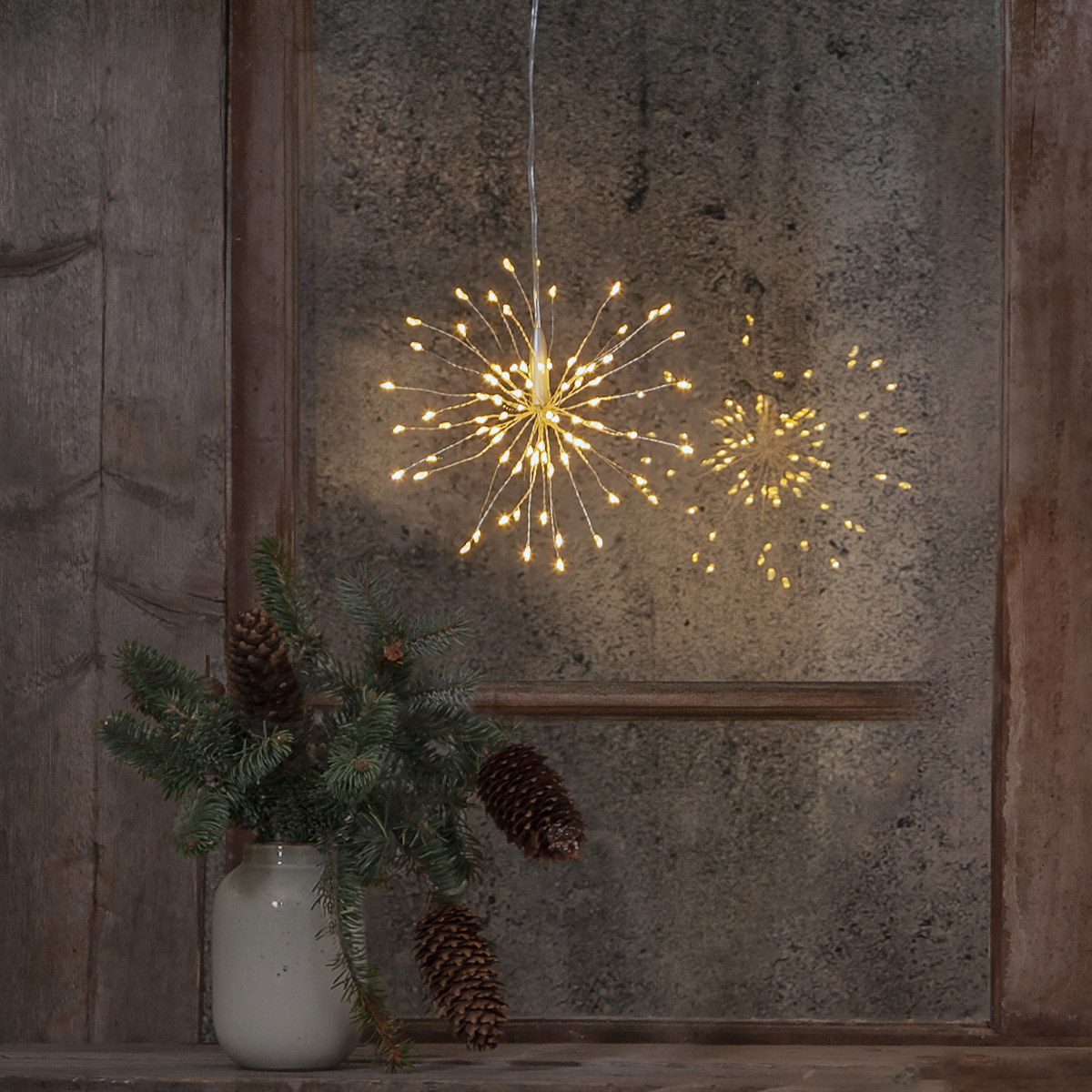 3D LED Stern Feuerwerk - hängend - 80 warmweiße LED - D: 16cm - für Innen - silber 3D LED Stern Feuerwerk - hängend - 80 warmweiße LED - D: 16cm - für Innen - silber