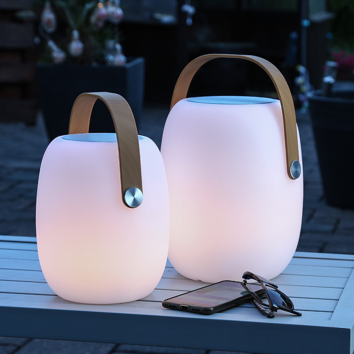 LED Lautsprecher - Gartenlautsprecher - Bluetooth - 9 warmweiße LED - H: 32cm - Outdoor LED Lautsprecher - Gartenlautsprecher - Bluetooth - 9 warmweiße LED - H: 32cm - Outdoor