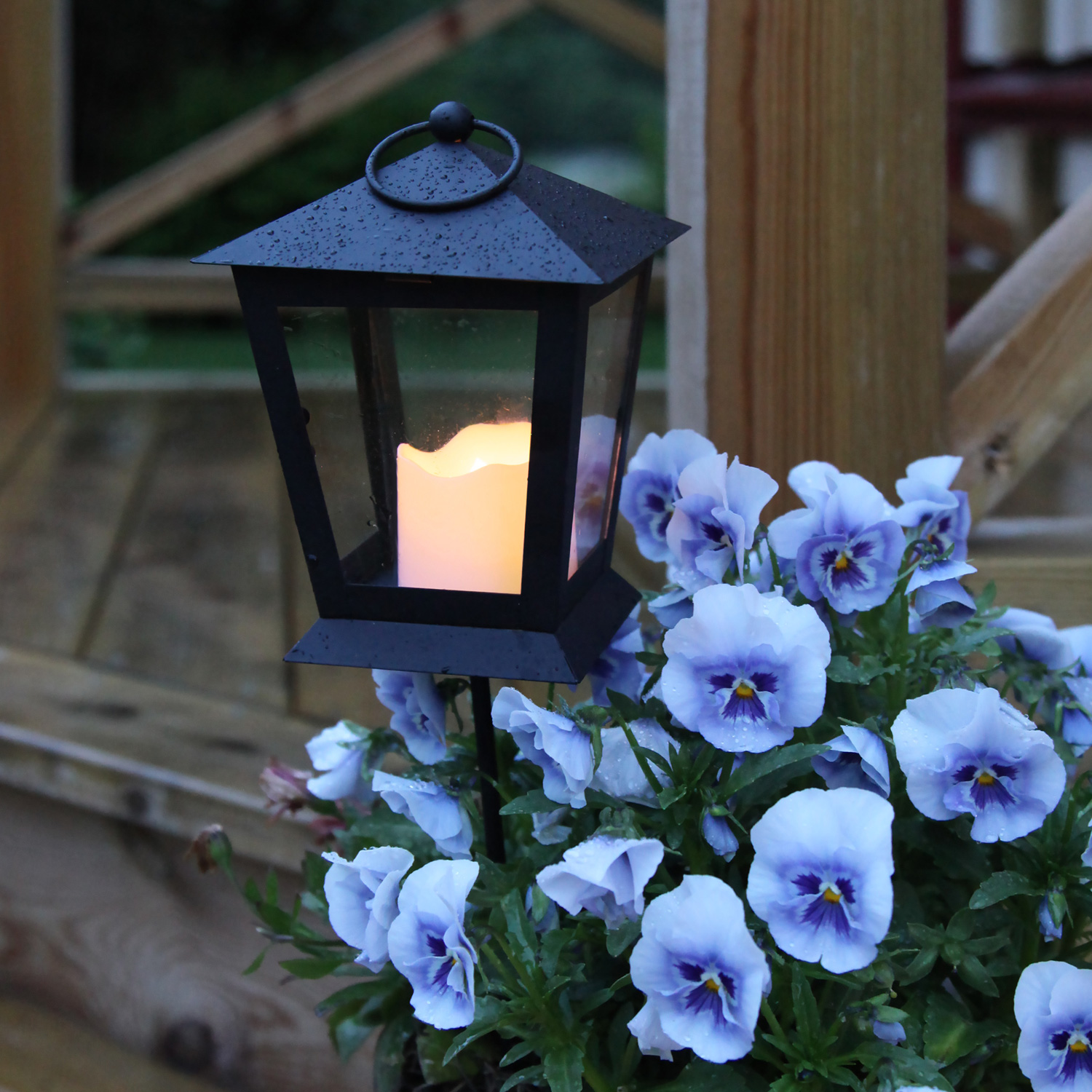 LED Laterne/Grablicht mit Kerze - gelbe LED - Erdspieß - H: 40cm - Timer - schwarz LED Laterne/Grablicht mit Kerze - gelbe LED - Erdspieß - H: 40cm - Timer - schwarz