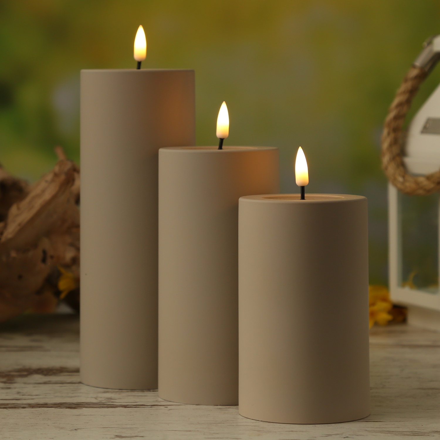 LED Stumpenkerze MIA - Kunststoff - 3D Flamme - H: 15cm - D: 7,5cm - für Außen - sand LED Stumpenkerze MIA - Kunststoff - 3D Flamme - H: 15cm - D: 7,5cm - für Außen - sand