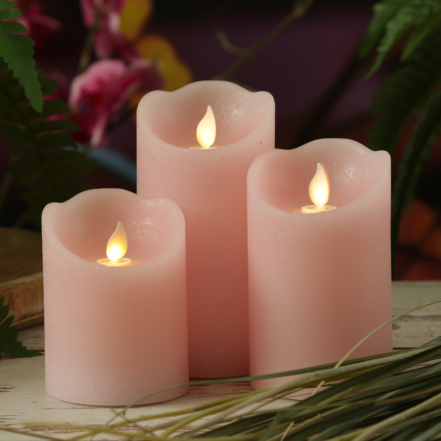 LED Kerze mit beweglicher Flamme - Rustik-Optik - Echtwachs - Timer - H: 12,5cm - D: 7,5cm - rosa