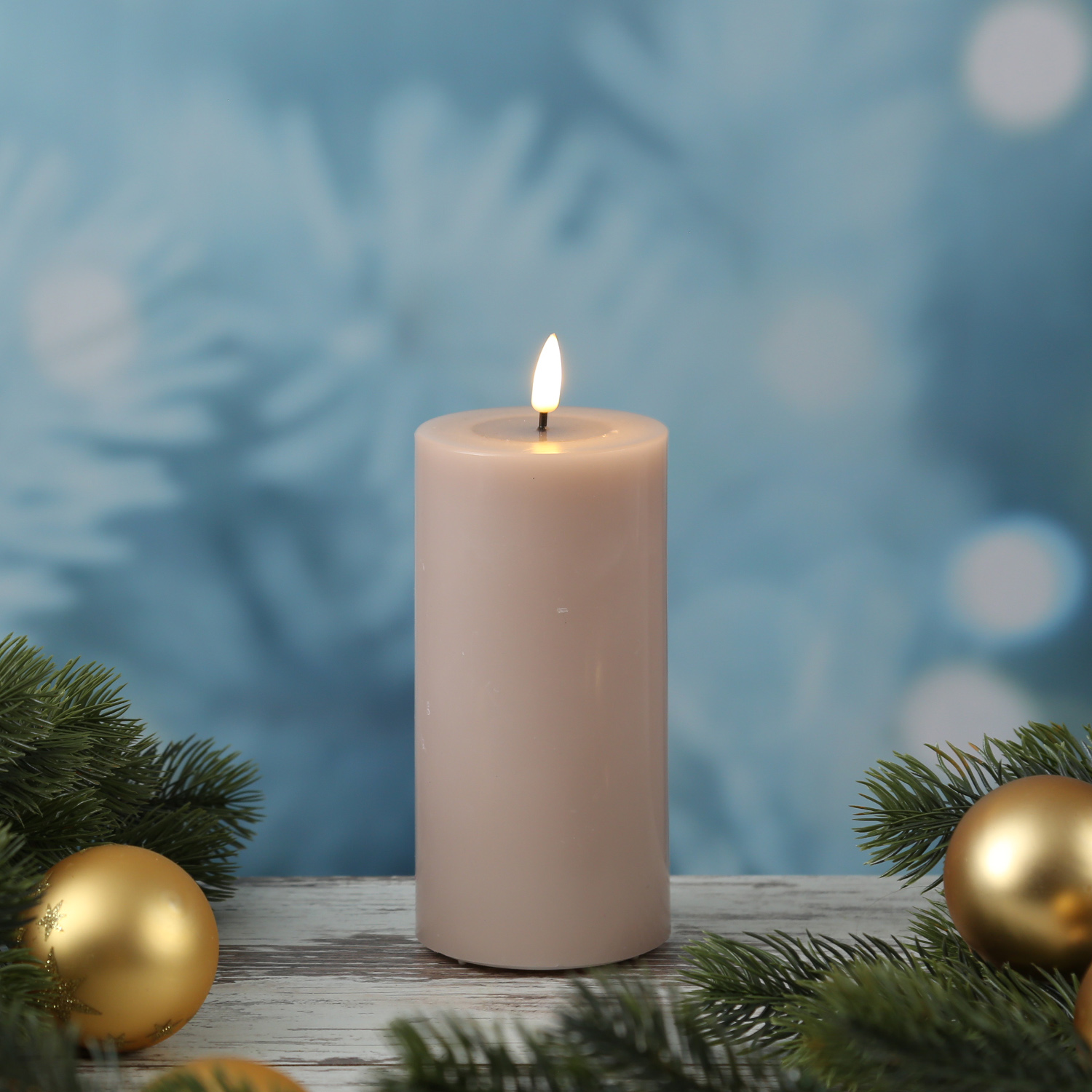 LED Stumpenkerze MIA - Echtwachs - realistische 3D Flamme - H: 15cm - D: 7,5cm - altrosa LED Stumpenkerze MIA - Echtwachs - realistische 3D Flamme - H: 15cm - D: 7,5cm - altrosa