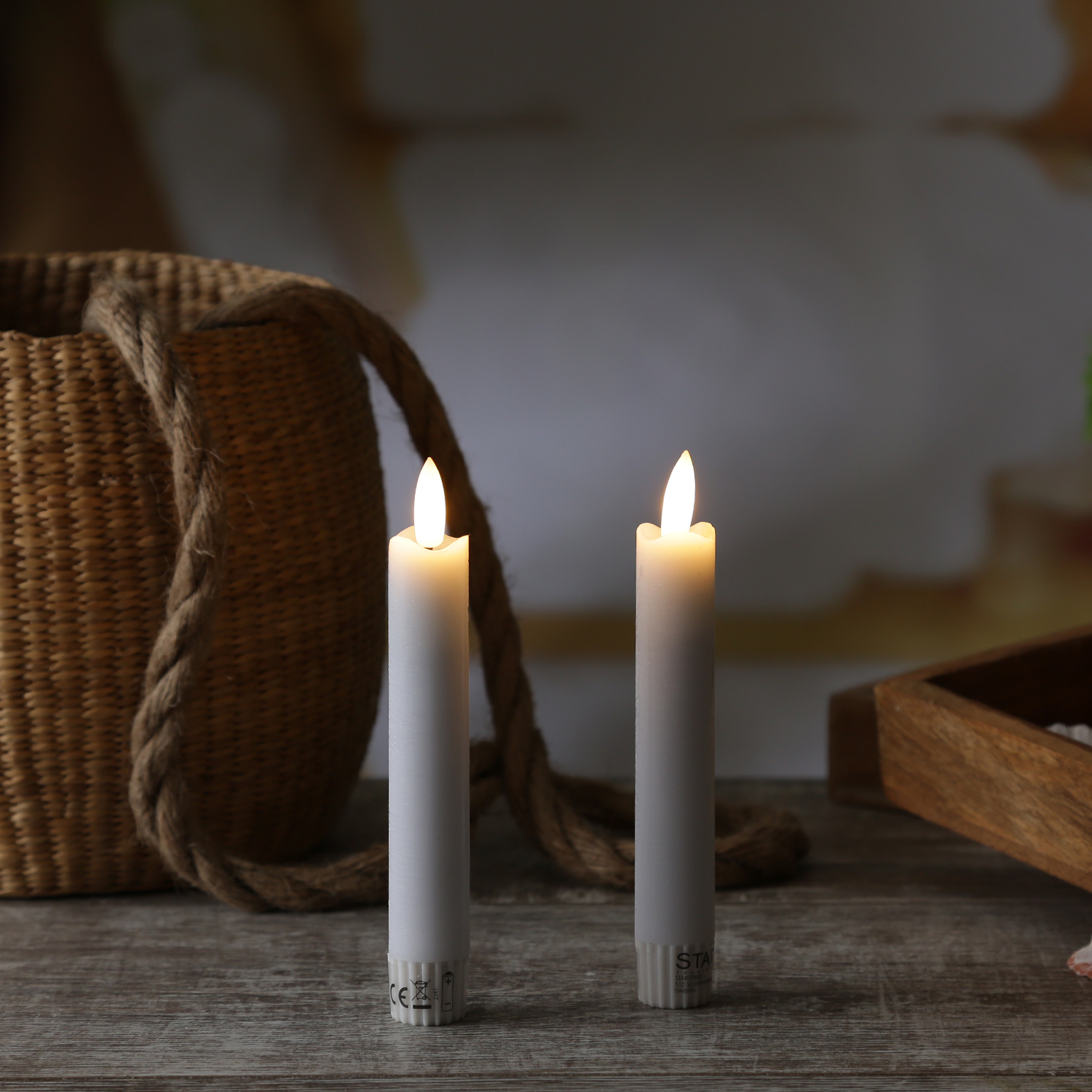 LED Stabkerzen LINA - Rustik-Optik - Echtwachs - flackernd  - H: 15cm - Timer - weiß - 2er Set LED Stabkerzen LINA - Rustik-Optik - Echtwachs - flackernd  - H: 15cm - Timer - weiß - 2er Set