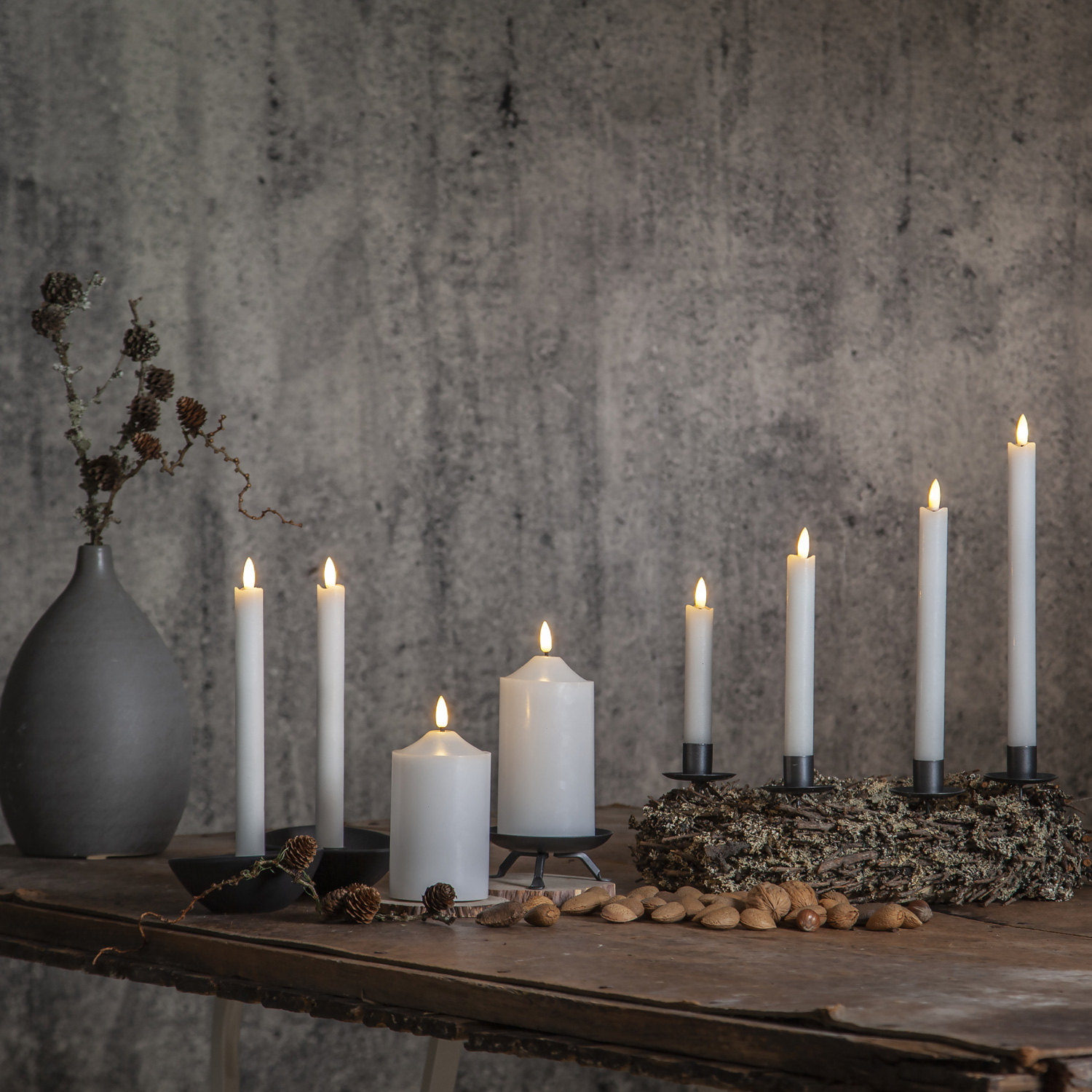 LED Stumpenkerze Flamme - Echtwachs - warmweiße 3D Flamme - H: 17cm - Batterie - Timer - weiß LED Stumpenkerze Flamme - Echtwachs - warmweiße 3D Flamme - H: 17cm - Batterie - Timer - weiß