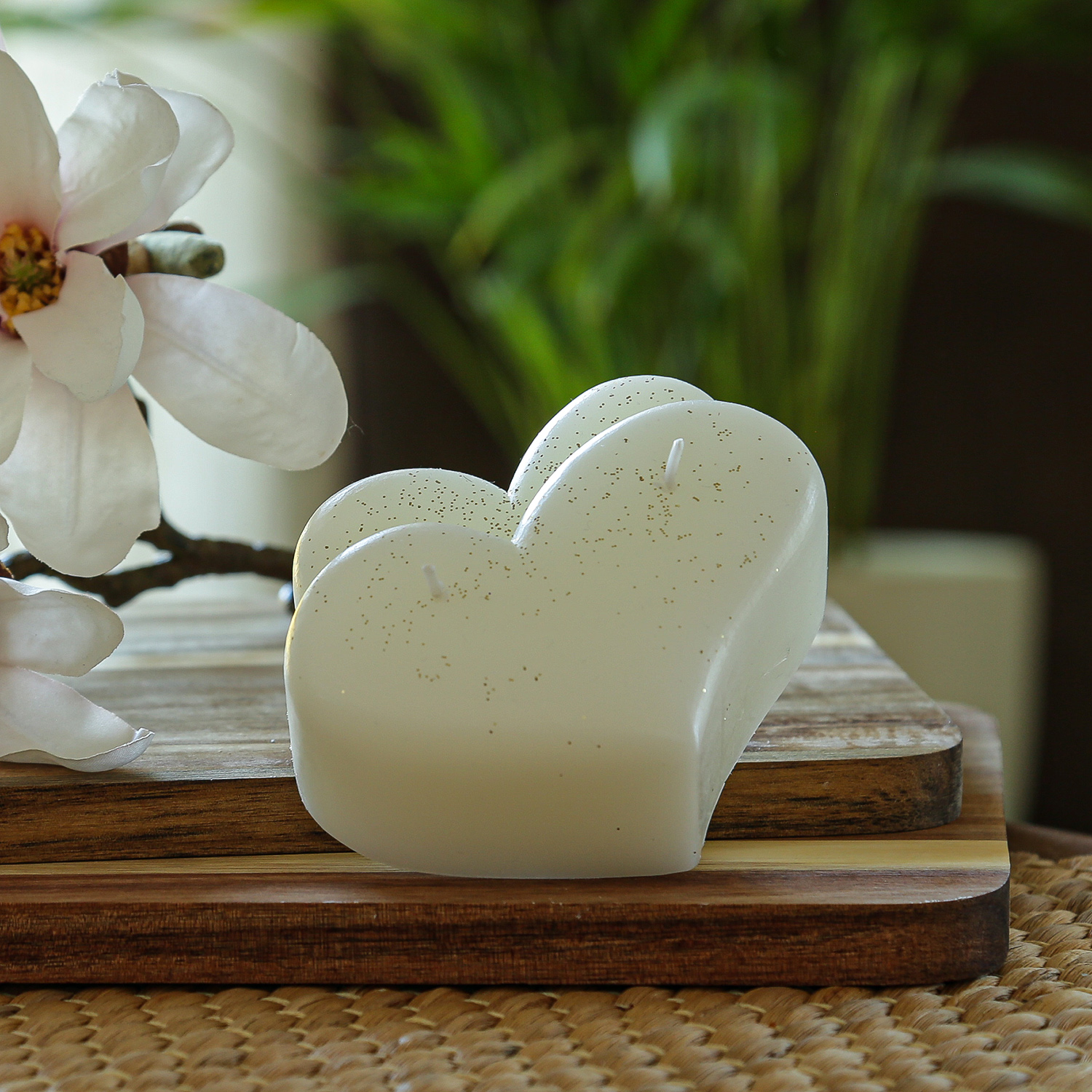 Kerze Herz in Geschenkverpackung - zur Hochzeit, Muttertag, Valentinstag - 2-Docht - weiß Kerze Herz in Geschenkverpackung - zur Hochzeit, Muttertag, Valentinstag - 2-Docht - weiß