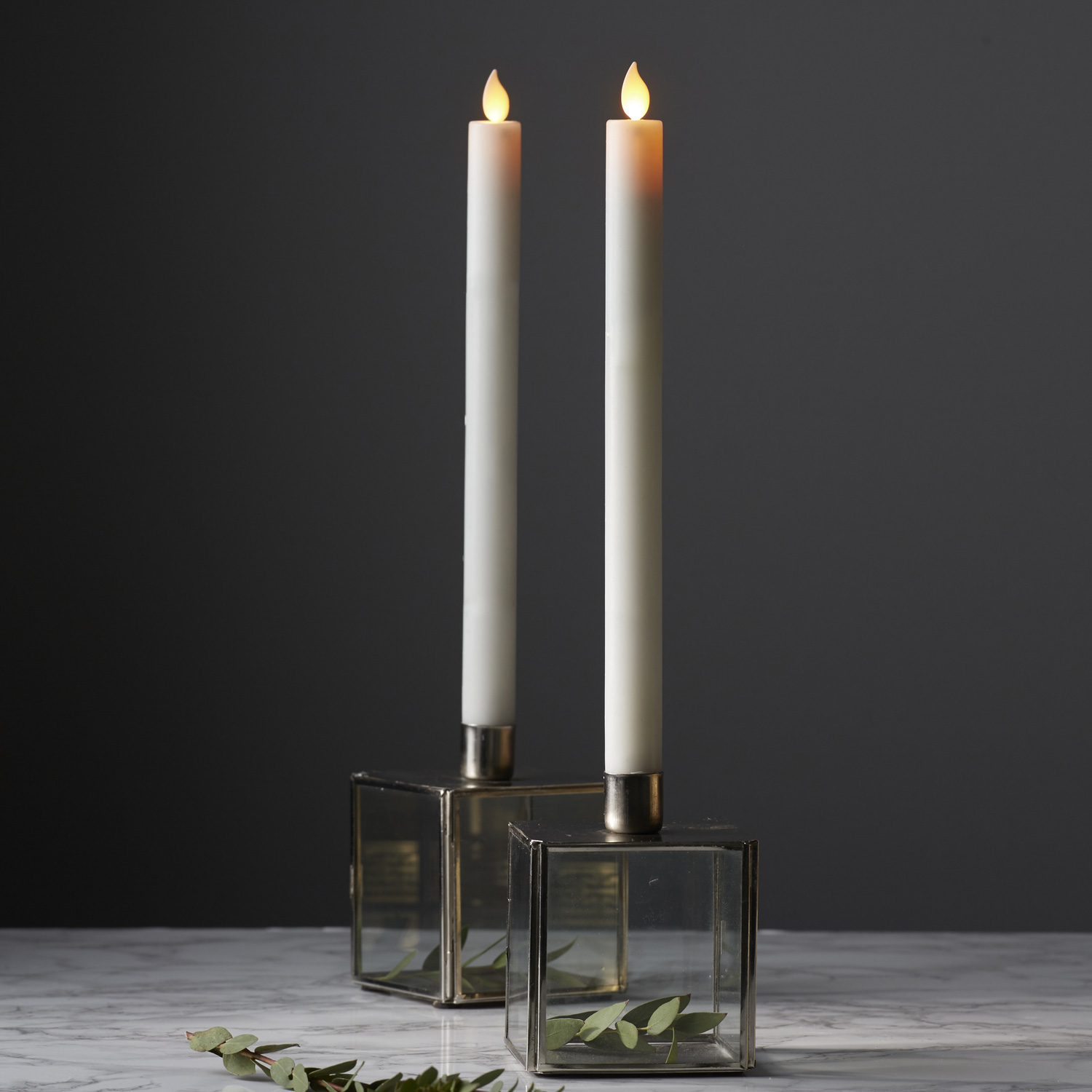 LED Stabkerze M-Twinkle - Echtwachs - mechanische Flamme - H: 40cm - Timer - weiß - 2er Set LED Stabkerze M-Twinkle - Echtwachs - mechanische Flamme - H: 40cm - Timer - weiß - 2er Set