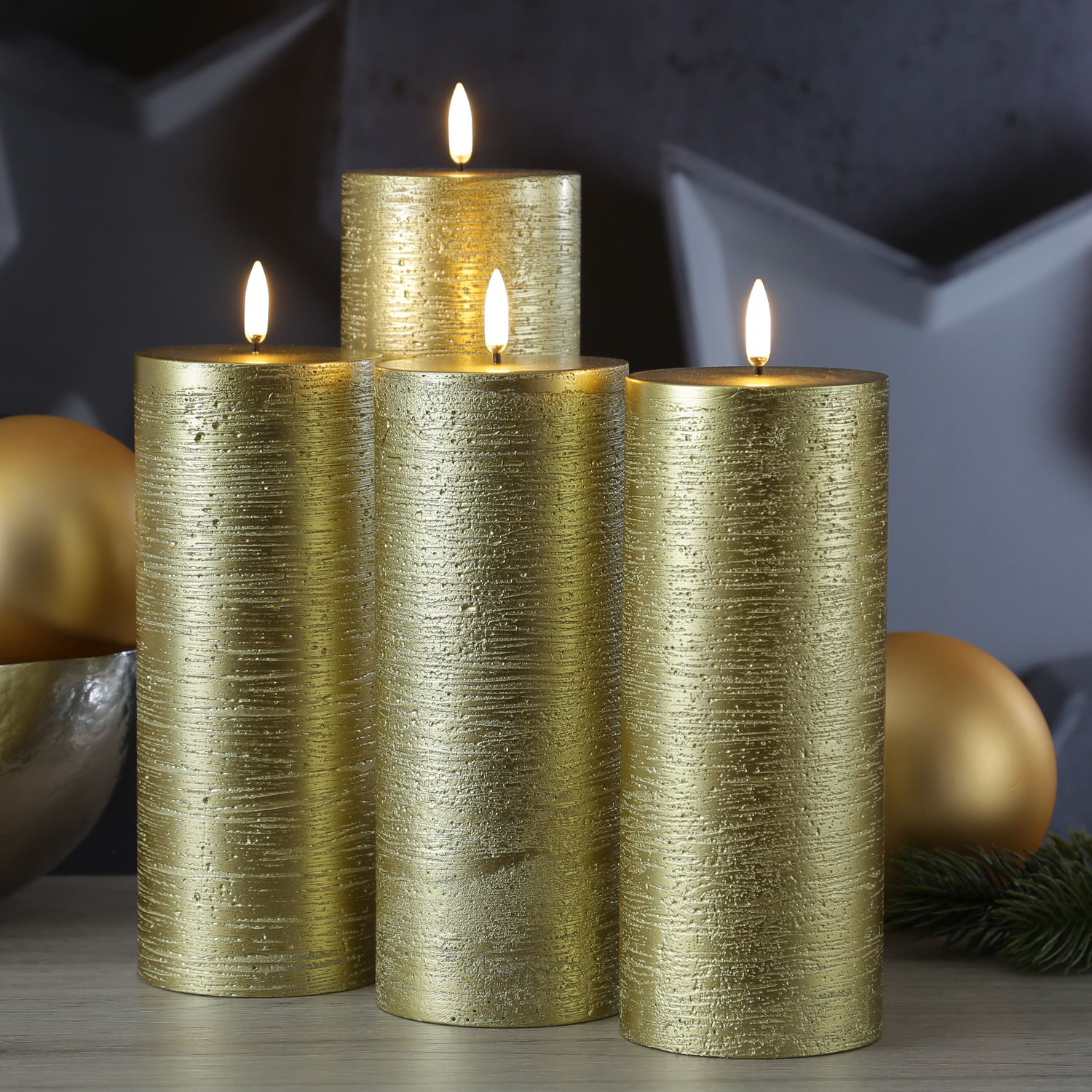 LED Kerzenset PIA - Rustik-Optik - H: 20cm - inkl. Batterien und Fernbedienung - gold - 4er Set LED Kerzenset PIA - Rustik-Optik - H: 20cm - inkl. Batterien und Fernbedienung - gold - 4er Set