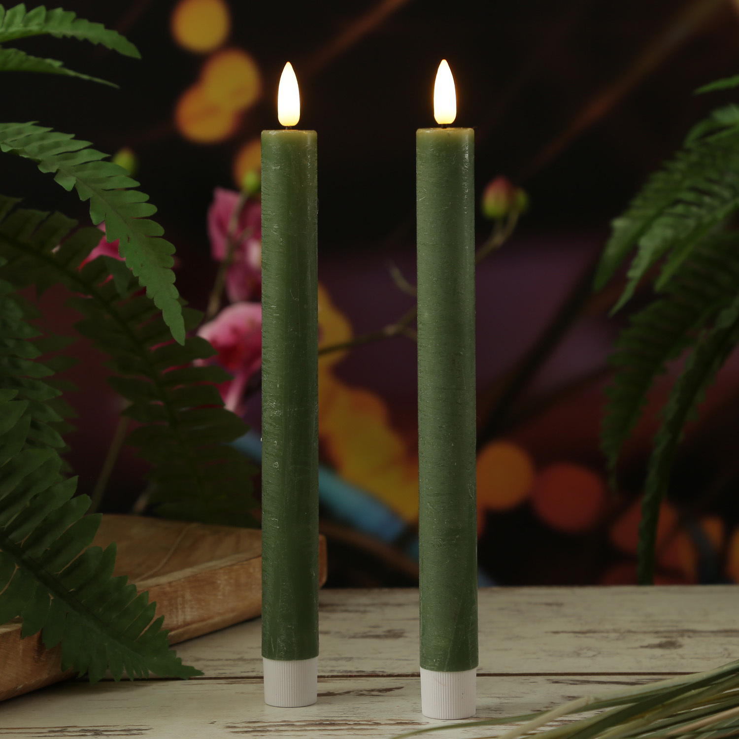 LED Stabkerzen LINA - Rustik-Optik - Echtwachs - 3D Flamme - H: 24cm - Timer - grün - 2er Set