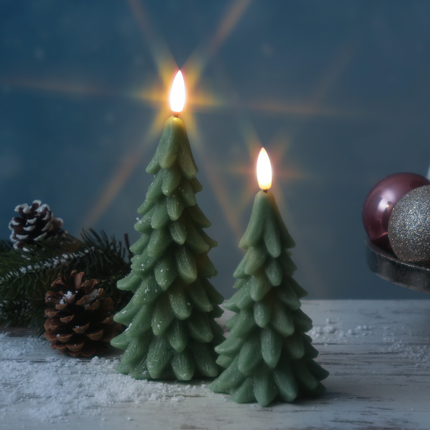 LED Kerze Tannenbaum - Echtwachs - 3D Flamme - H: 19cm - Timer - grün LED Kerze Tannenbaum - Echtwachs - 3D Flamme - H: 19cm - Timer - grün