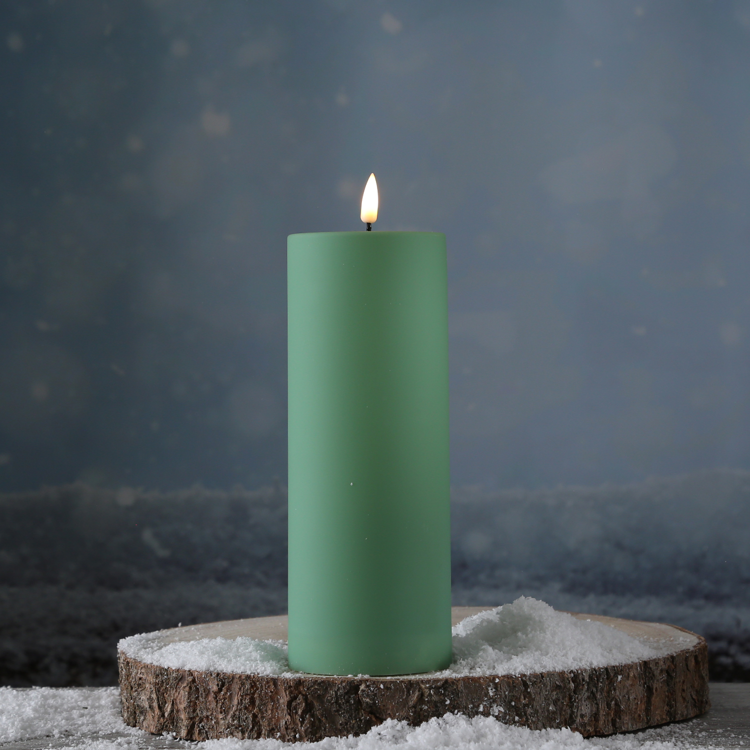 LED Stumpenkerze MIA - Kunststoff - realistische 3D Flamme - H: 20cm - outdoor - grün LED Stumpenkerze MIA - Kunststoff - realistische 3D Flamme - H: 20cm - outdoor - grün