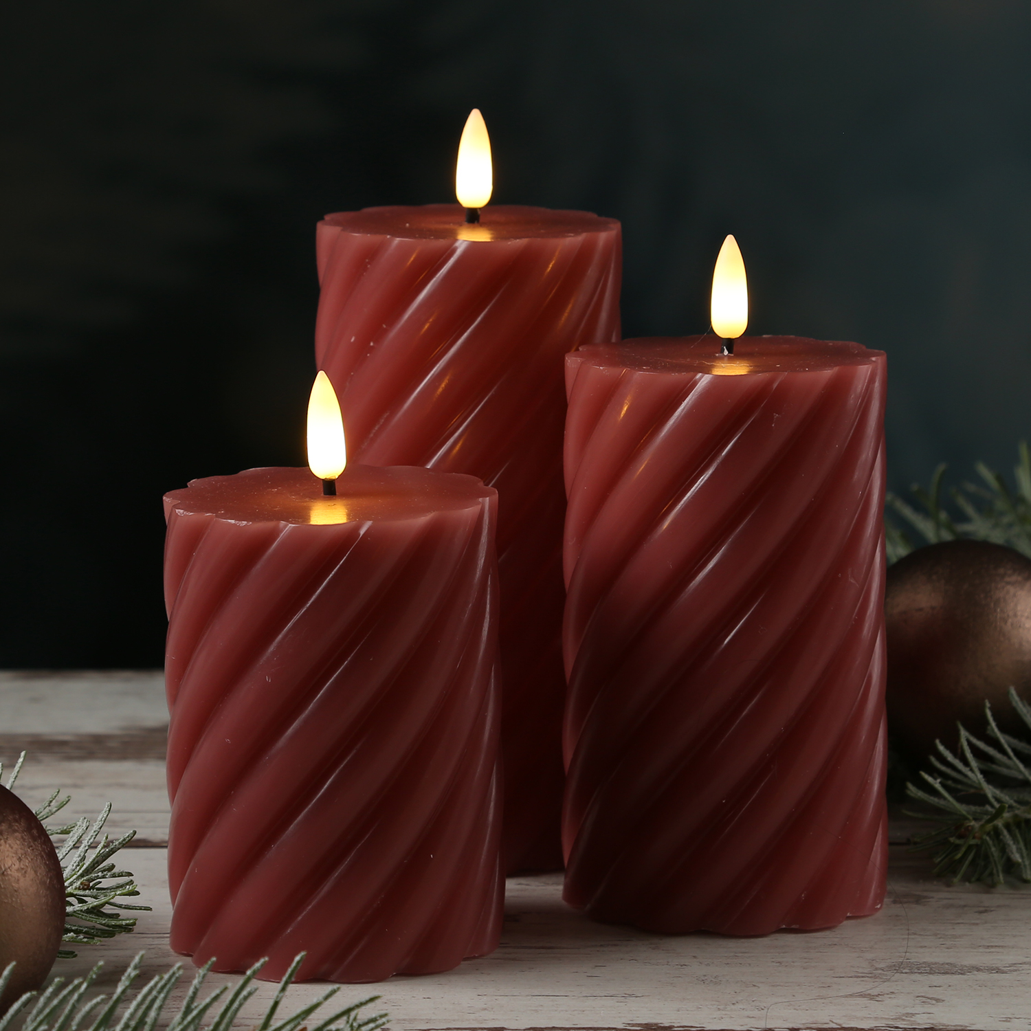 LED Stumpenkerze SWIRL - Echtwachs - warmweiße 3D Flamme - H: 12,5cm - Batterie - Timer - altrosa LED Stumpenkerze SWIRL - Echtwachs - warmweiße 3D Flamme - H: 12,5cm - Batterie - Timer - altrosa